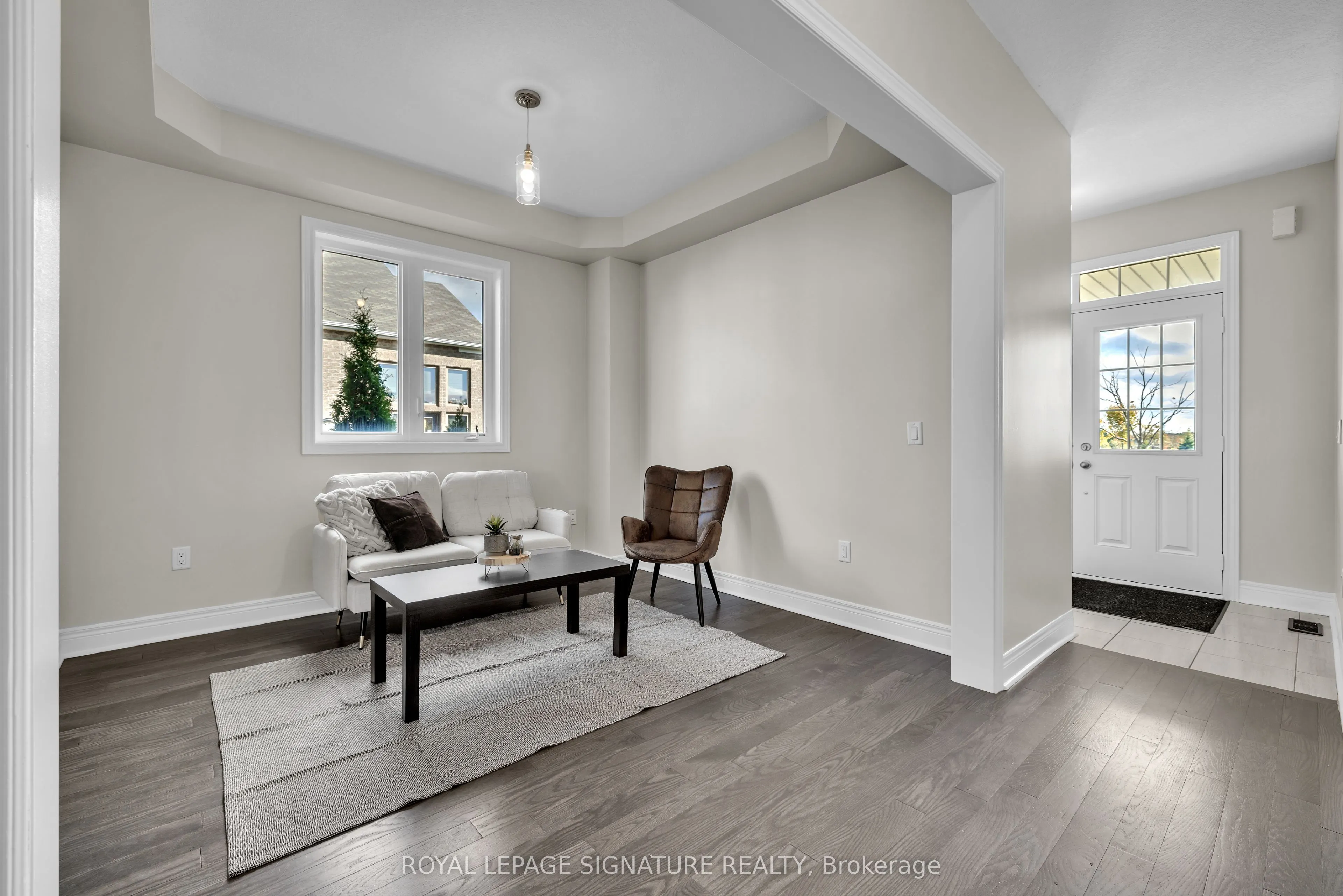 1089 Upper Thames Drive