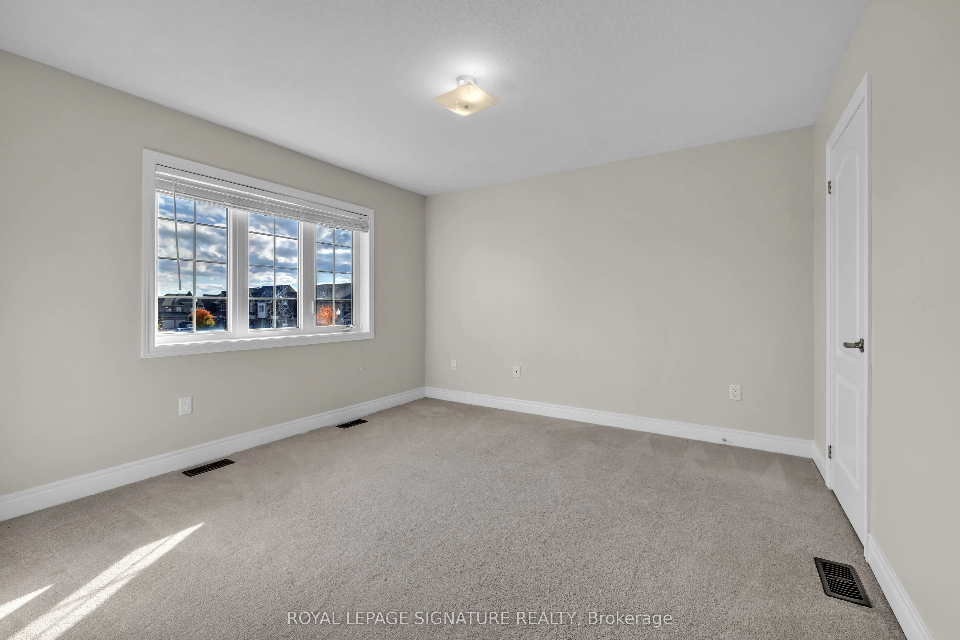 1089 Upper Thames Drive