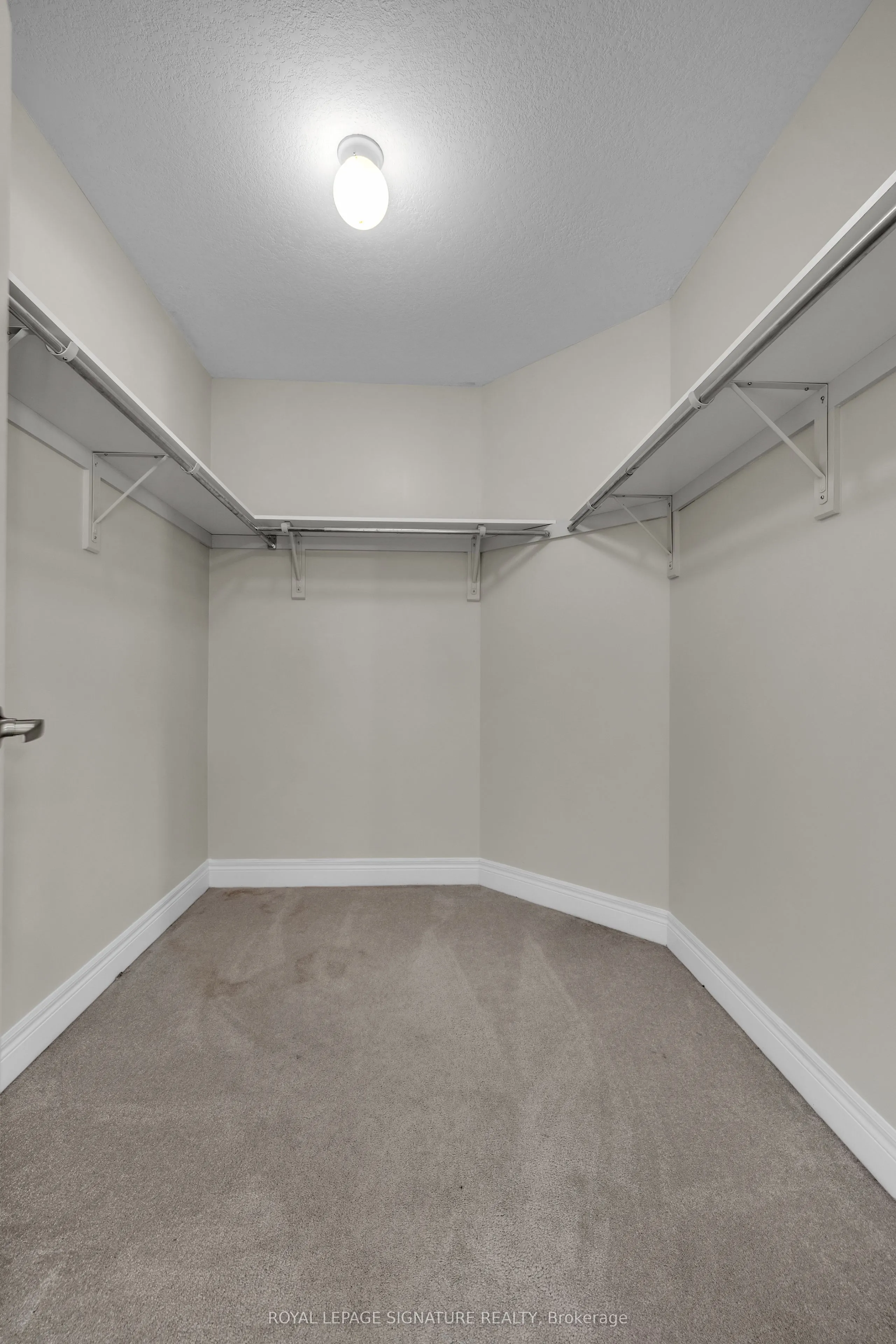 1089 Upper Thames Drive