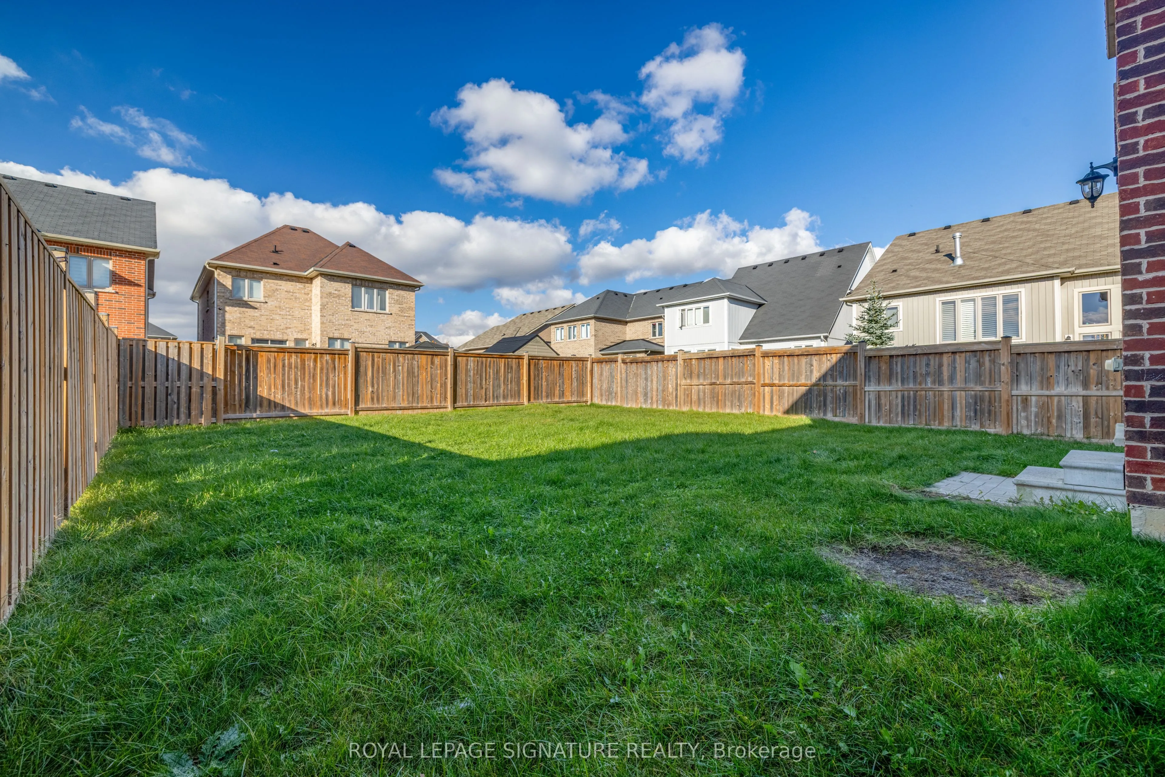 1089 Upper Thames Drive