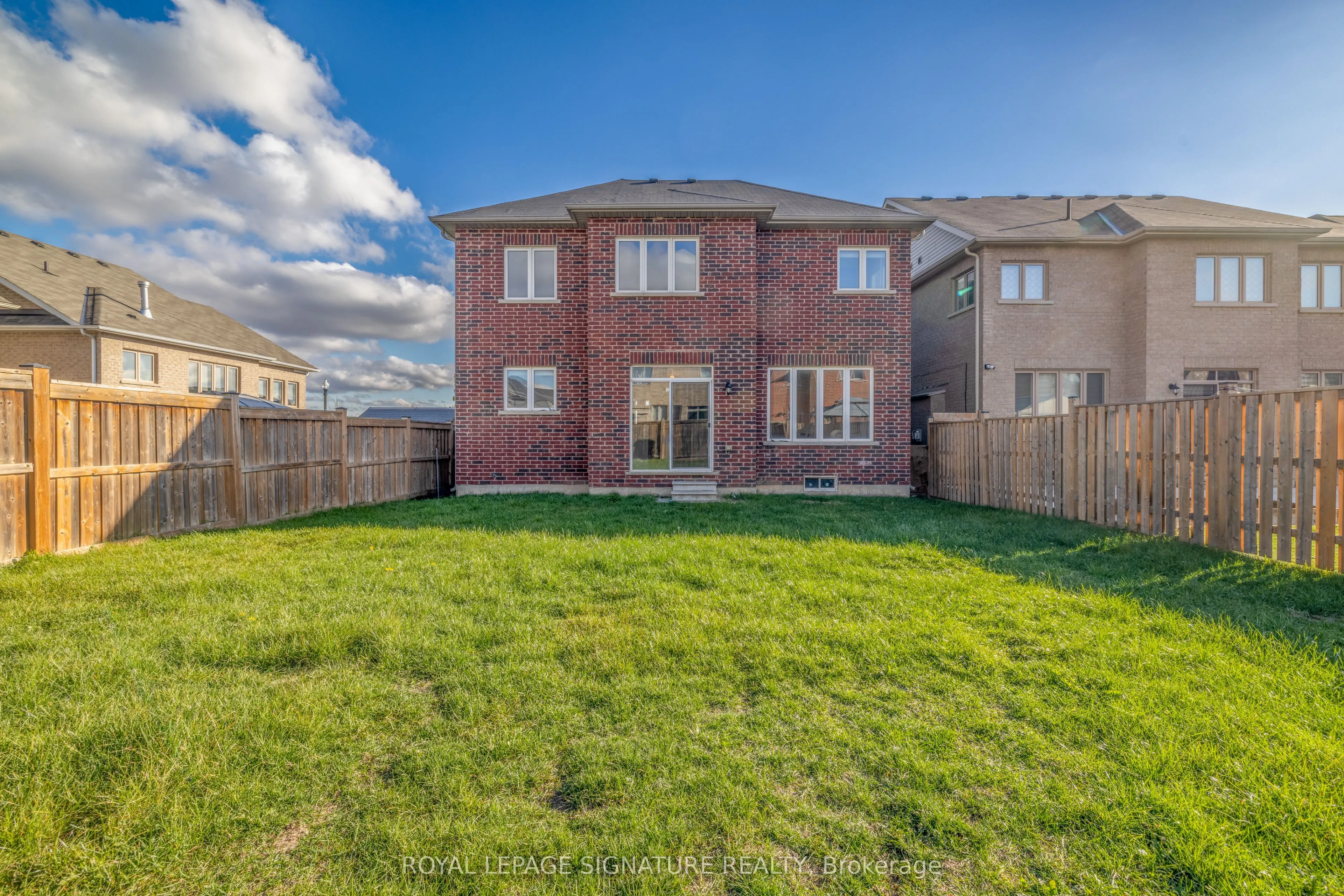 1089 Upper Thames Drive