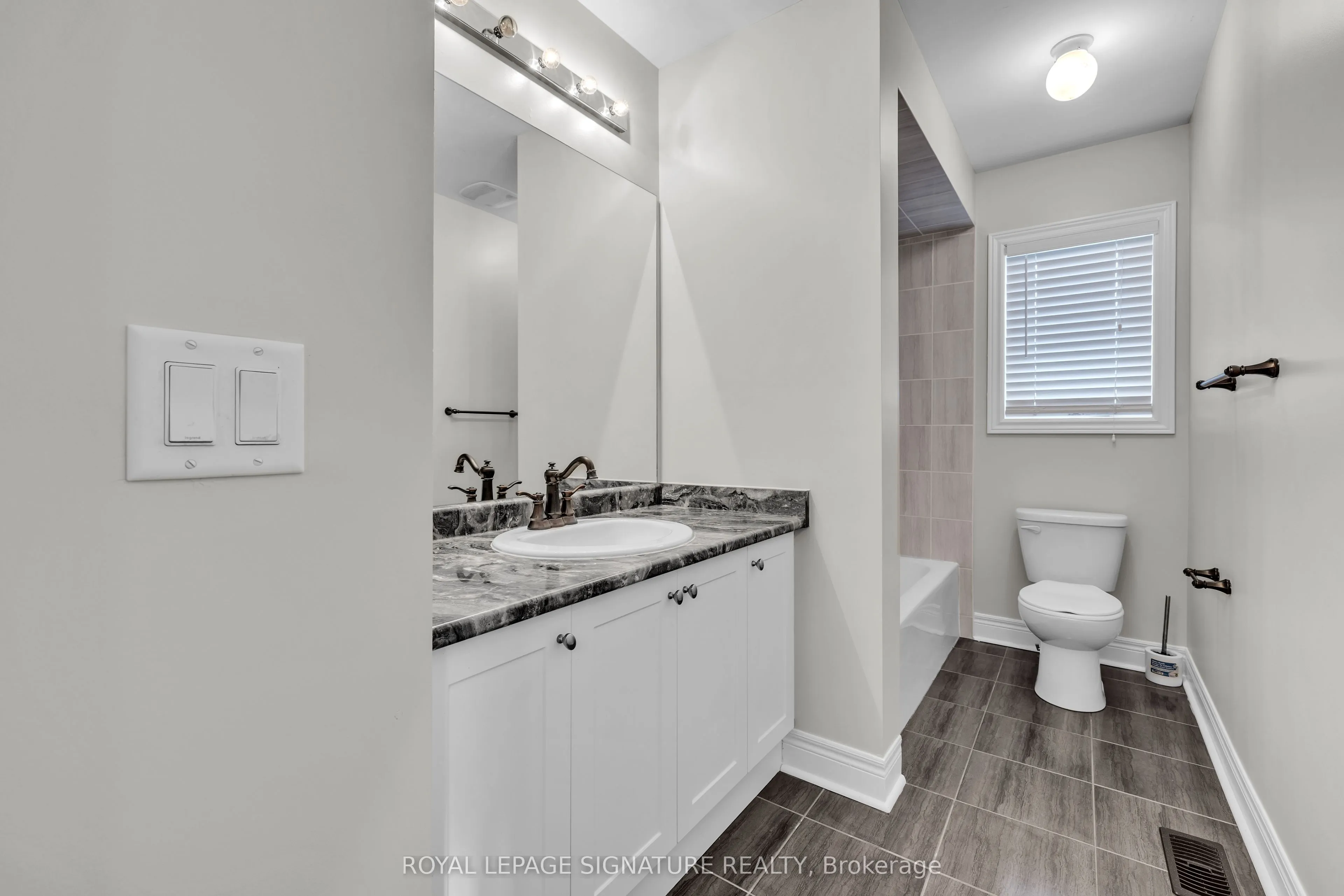 1089 Upper Thames Drive