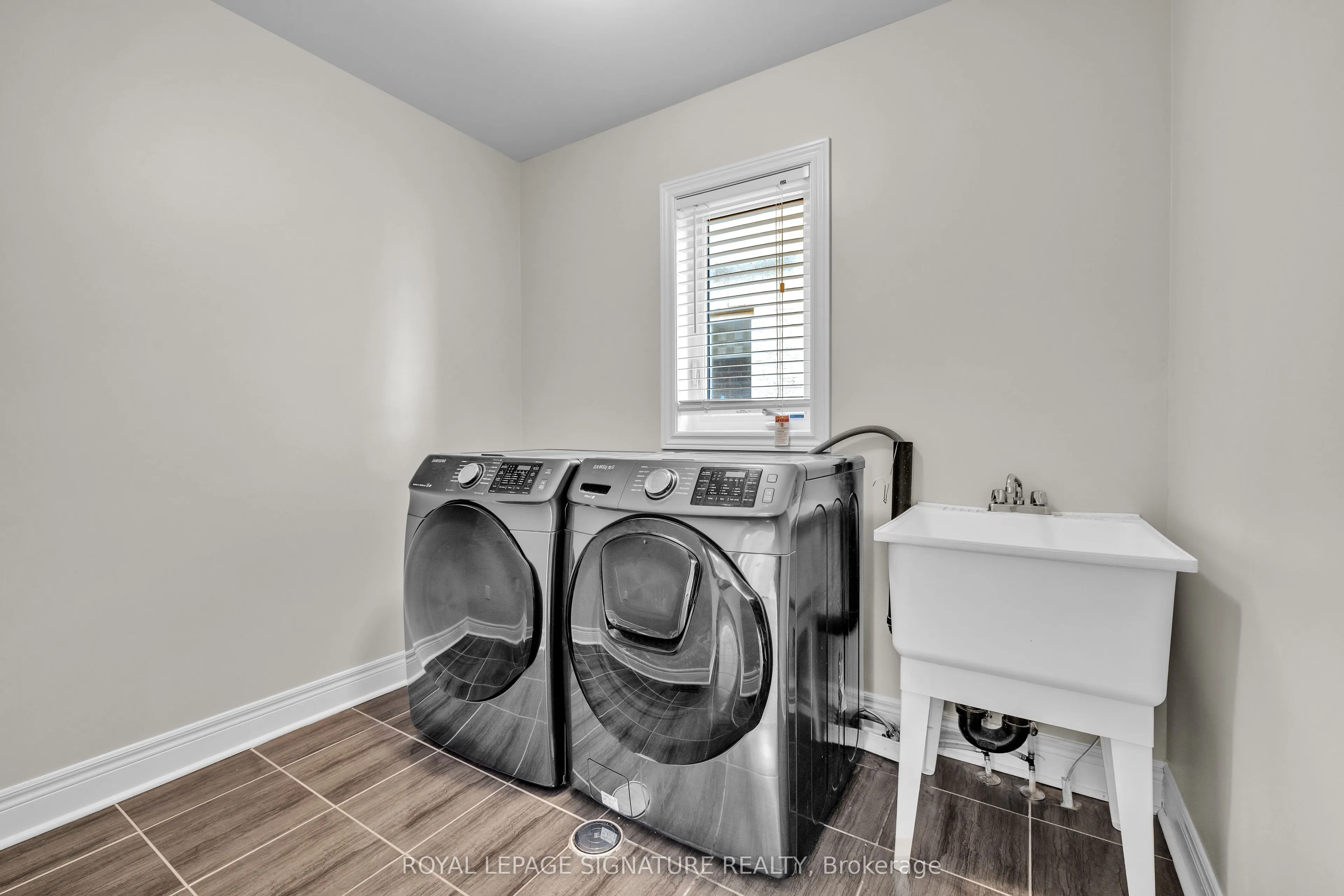 1089 Upper Thames Drive