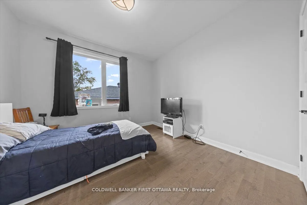 560 QUEEN MARY Street