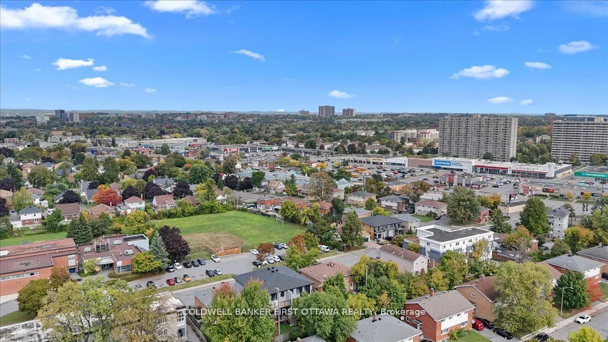 560 QUEEN MARY Street