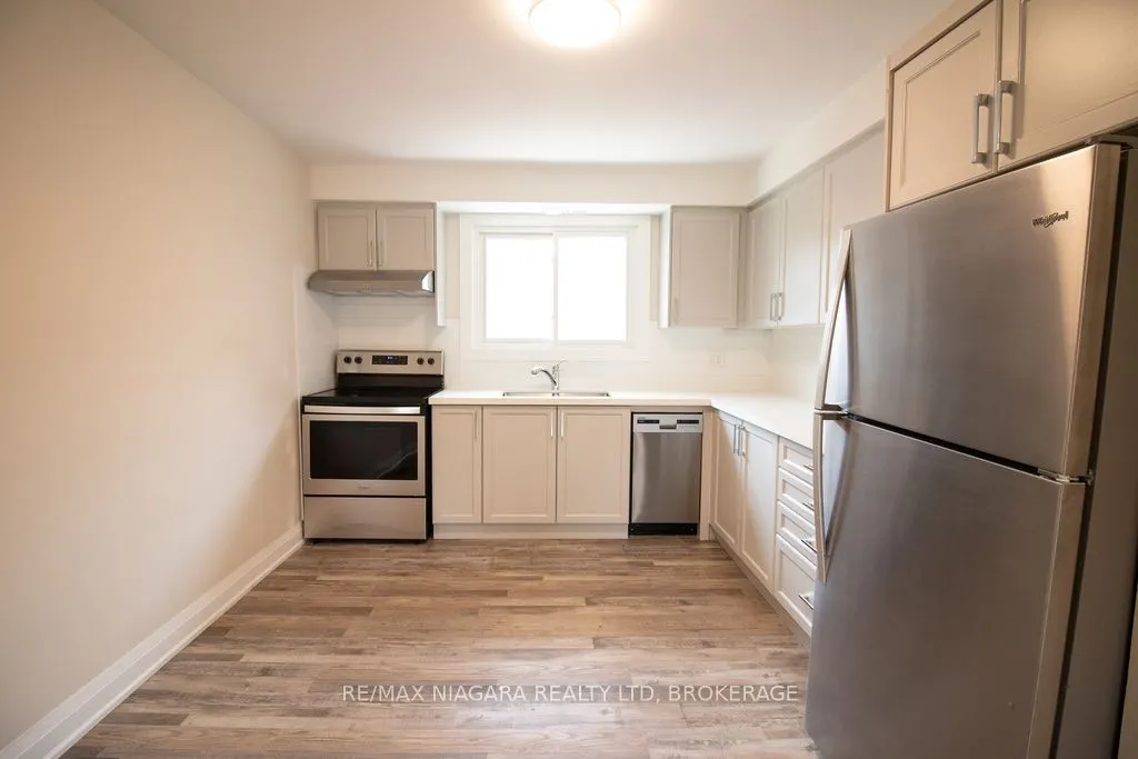 510 Queen Victoria Drive, #Main