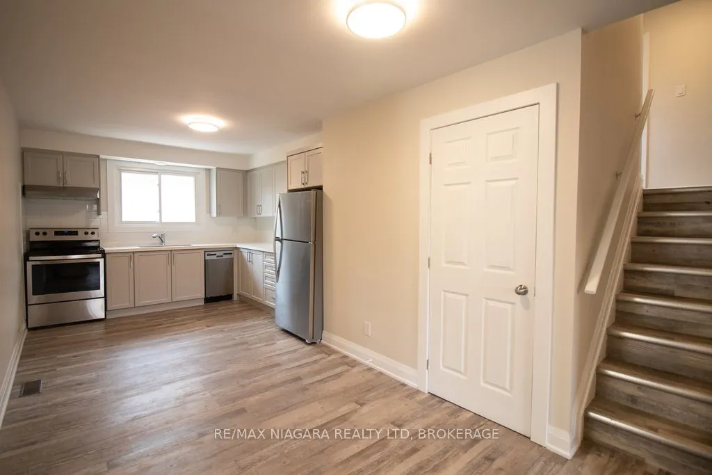 510 Queen Victoria Drive, #Main