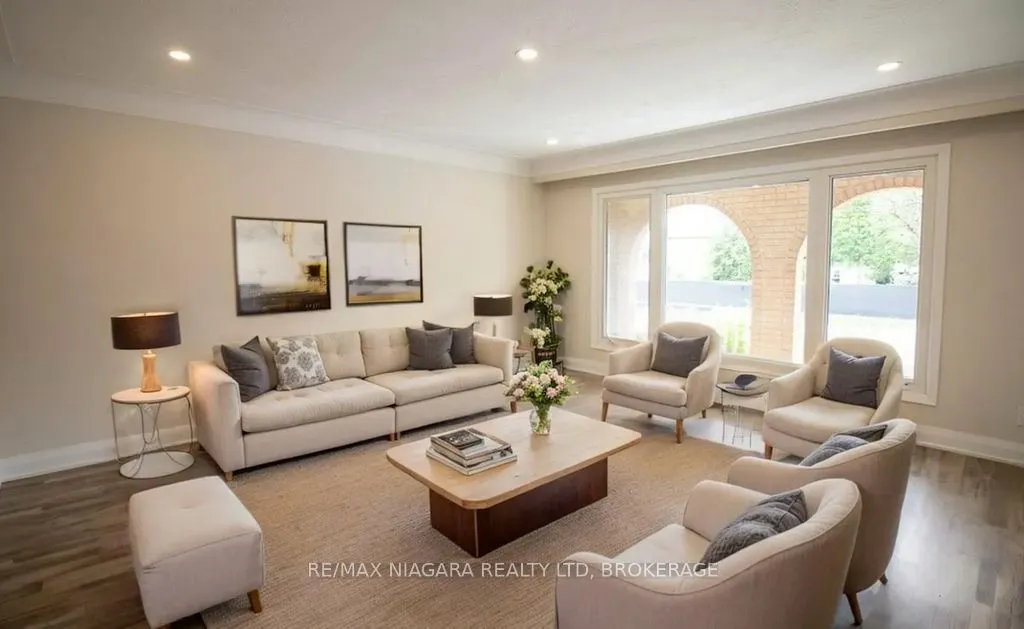 510 Queen Victoria Drive, #Main