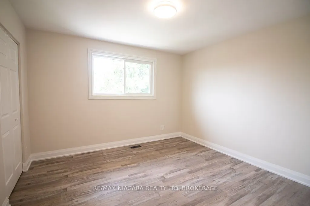 510 Queen Victoria Drive, #Main