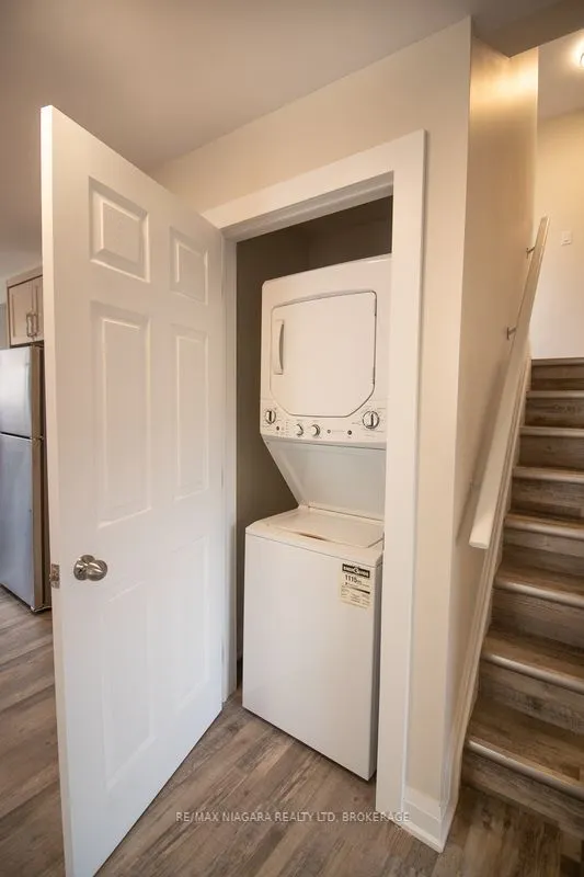 510 Queen Victoria Drive, #Main