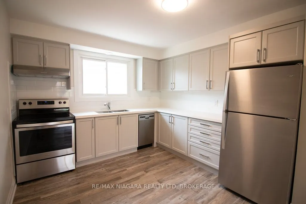 510 Queen Victoria Drive, #Main