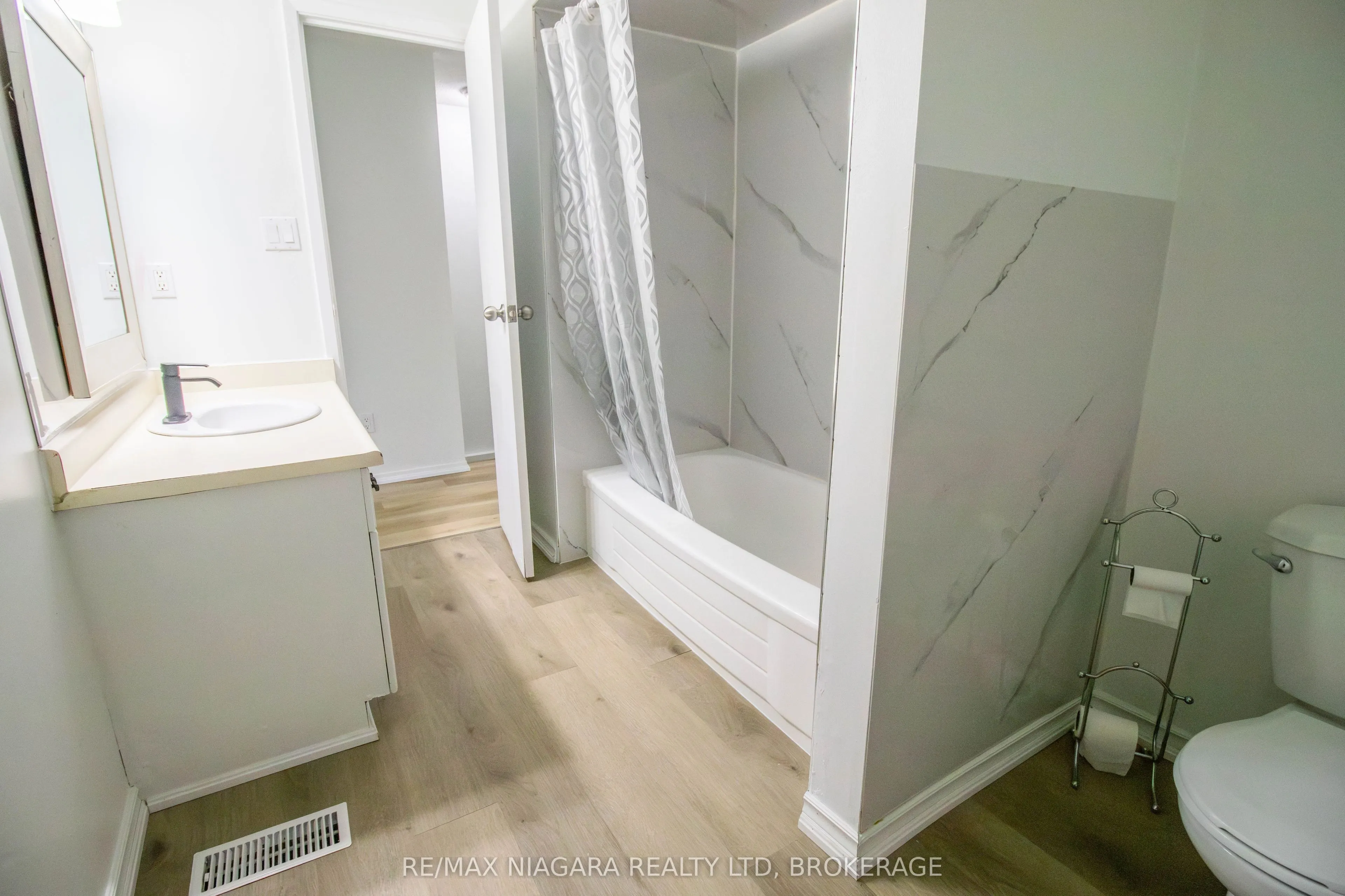 195 Denistoun Street, #225