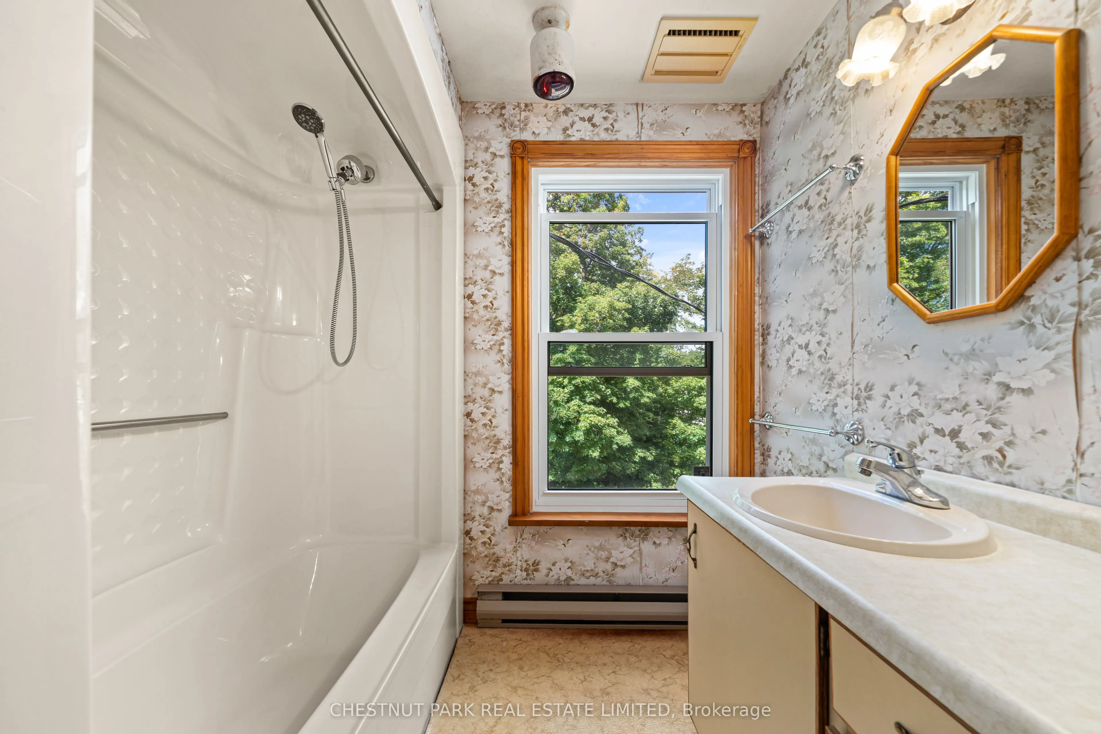 385 Bloomfield Main Street