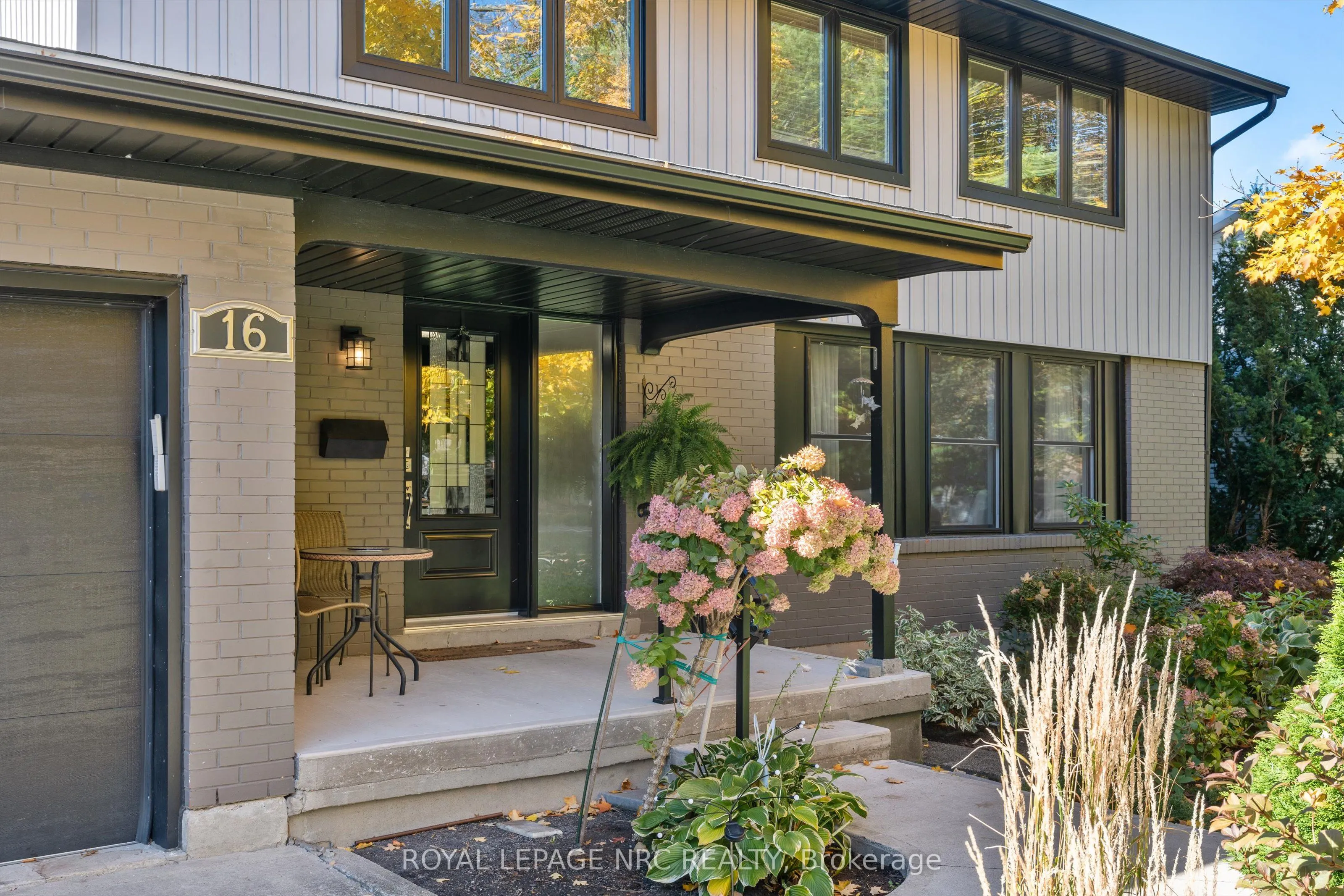 16 Briarfield Crescent