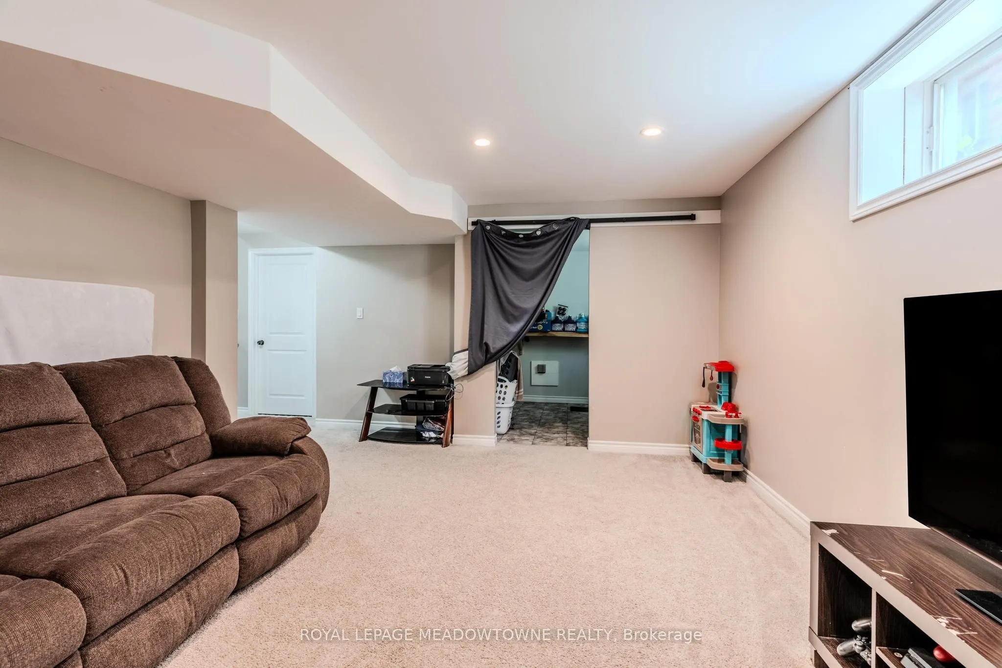 893 Bitterbush Crescent