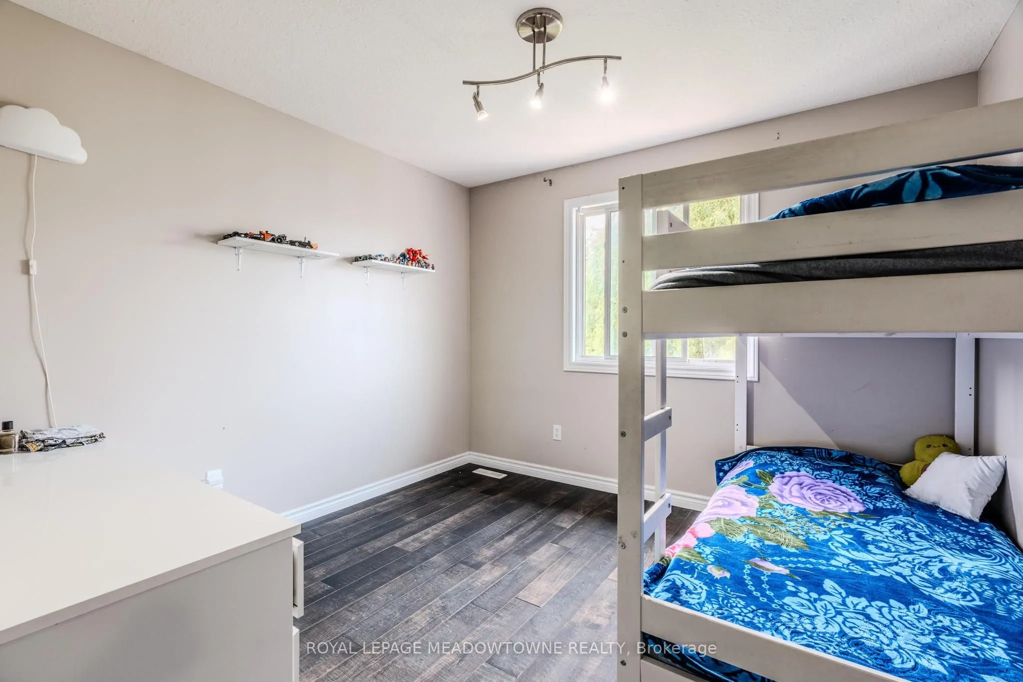 893 Bitterbush Crescent