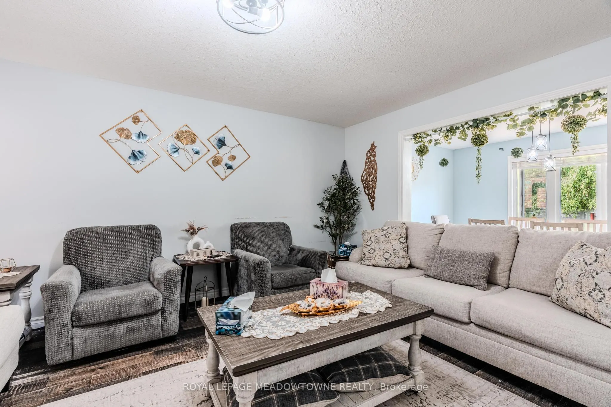 893 Bitterbush Crescent