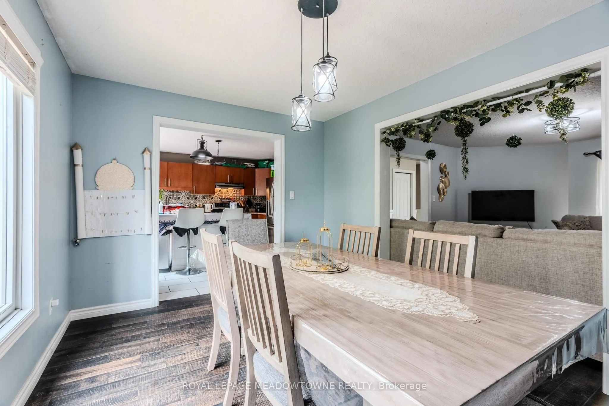 893 Bitterbush Crescent