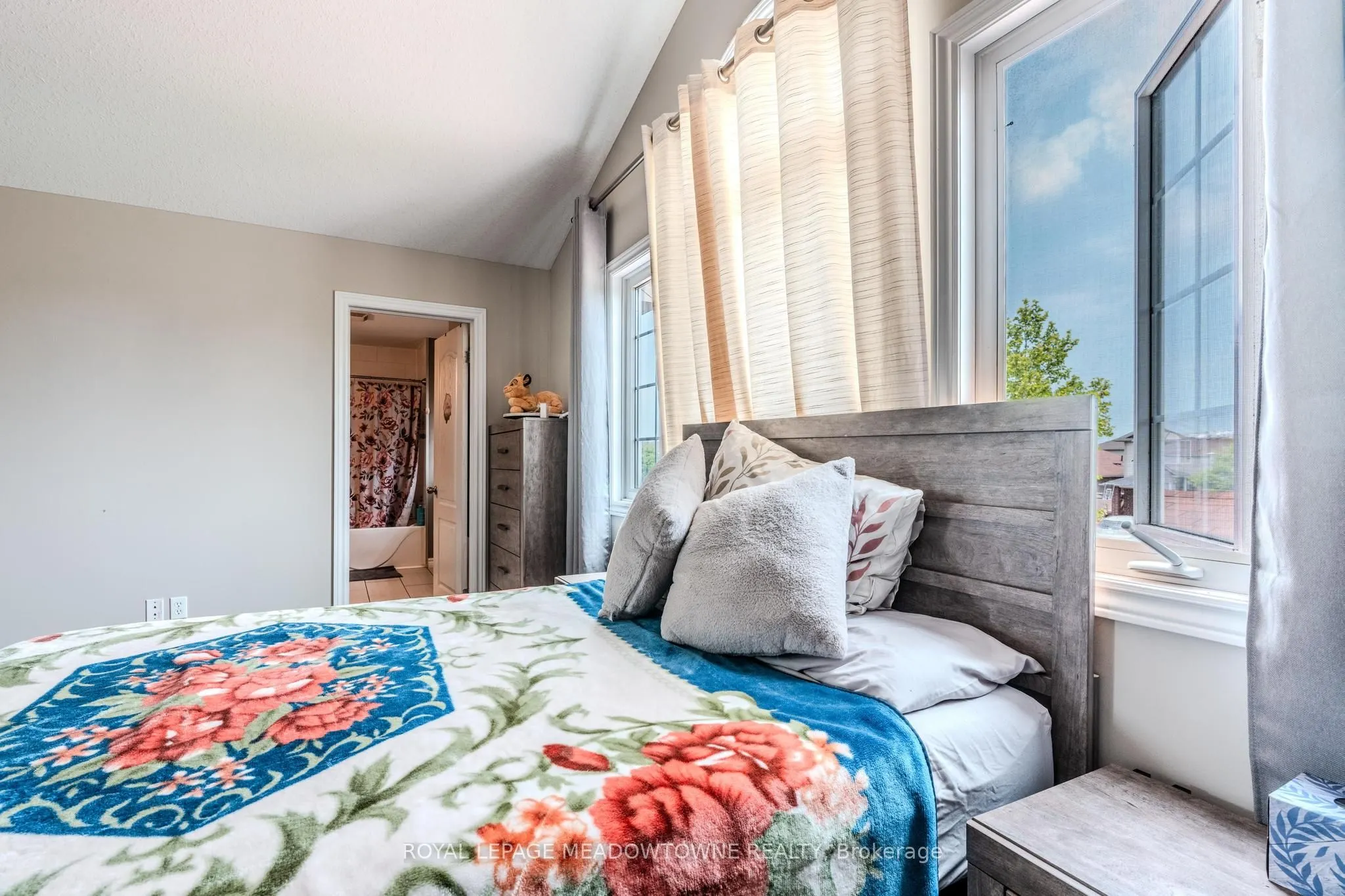 893 Bitterbush Crescent