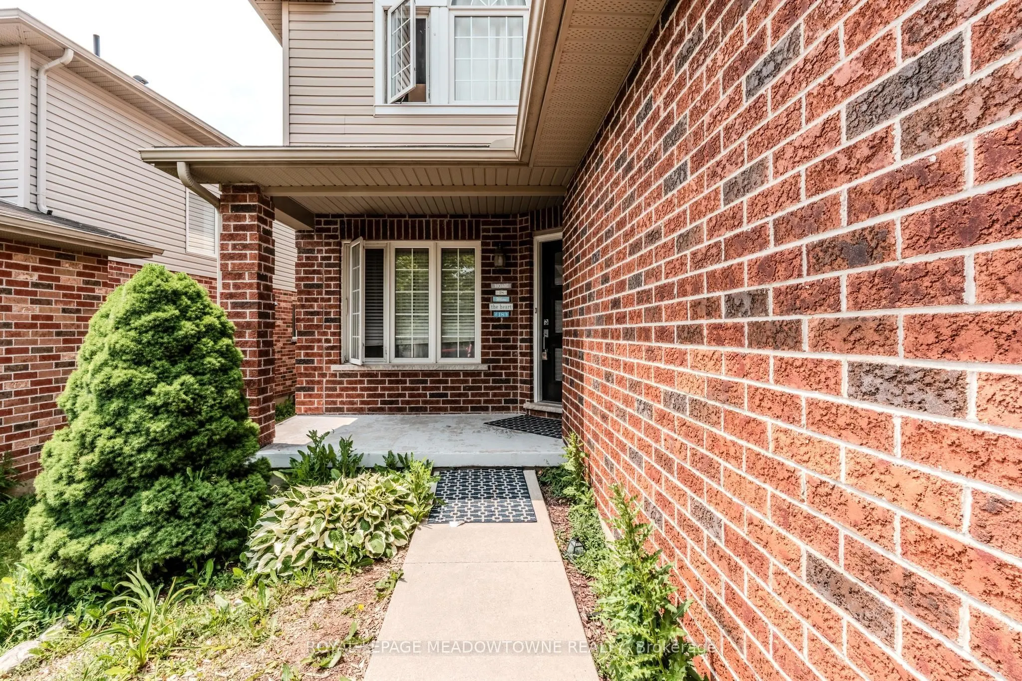 893 Bitterbush Crescent