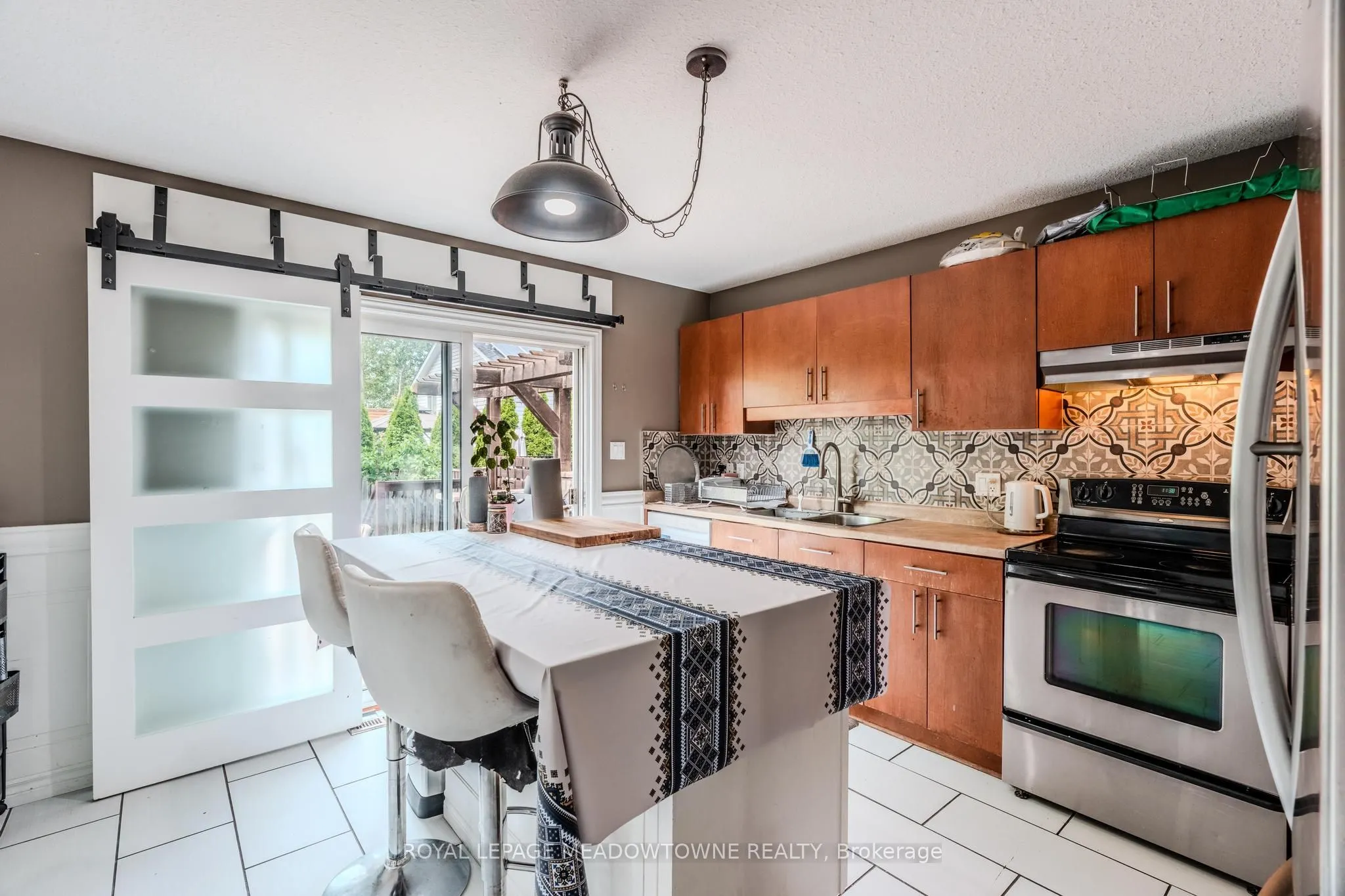 893 Bitterbush Crescent