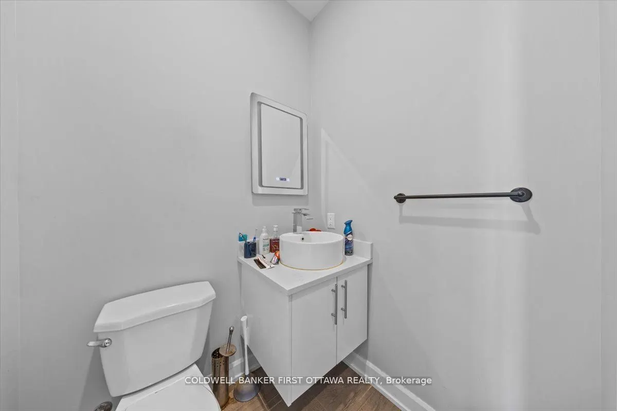 560 QUEEN MARY Street