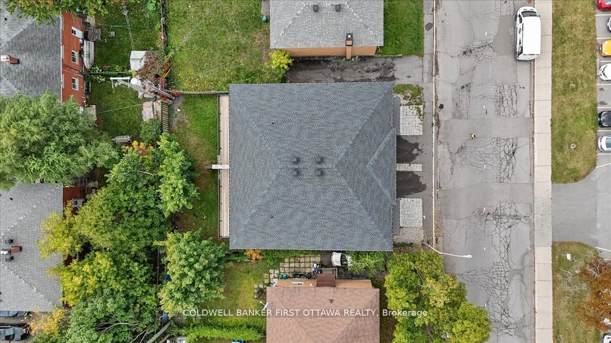 560 QUEEN MARY Street