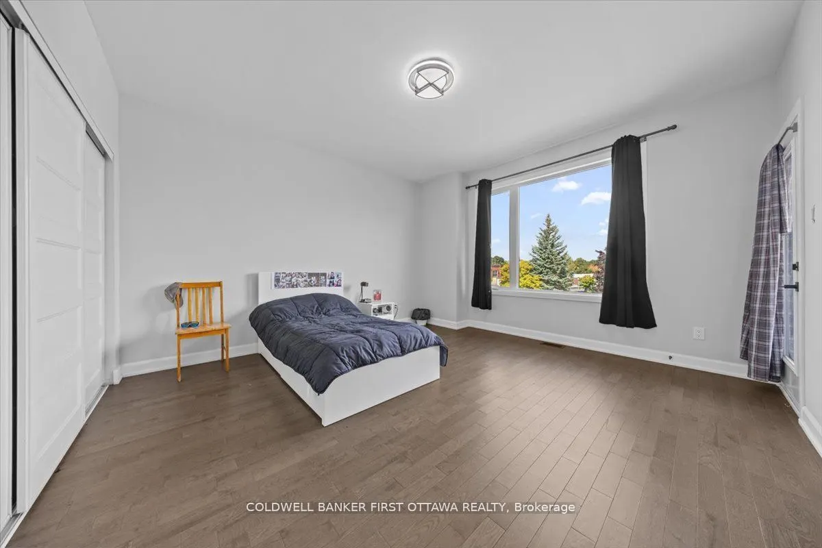 560 QUEEN MARY Street