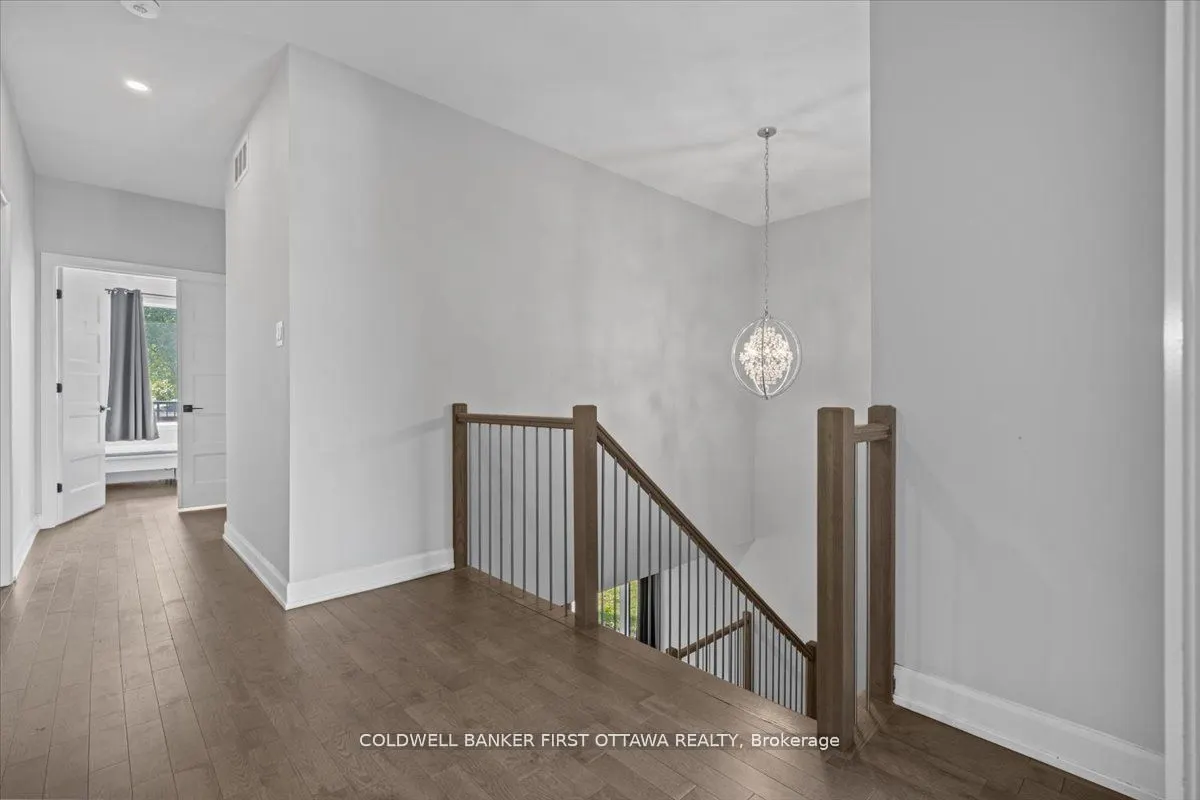 560 QUEEN MARY Street