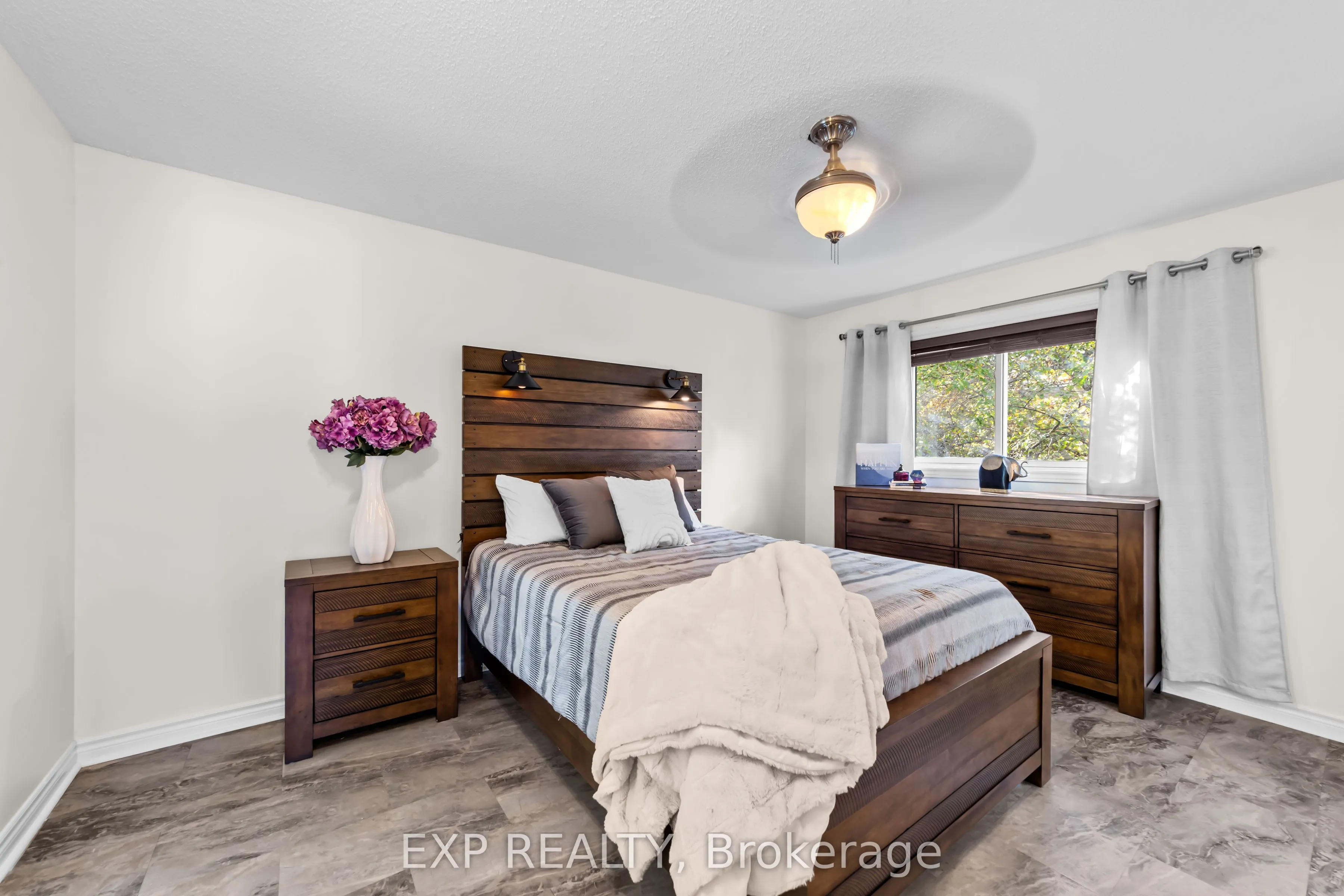 29 Dunsford Crescent