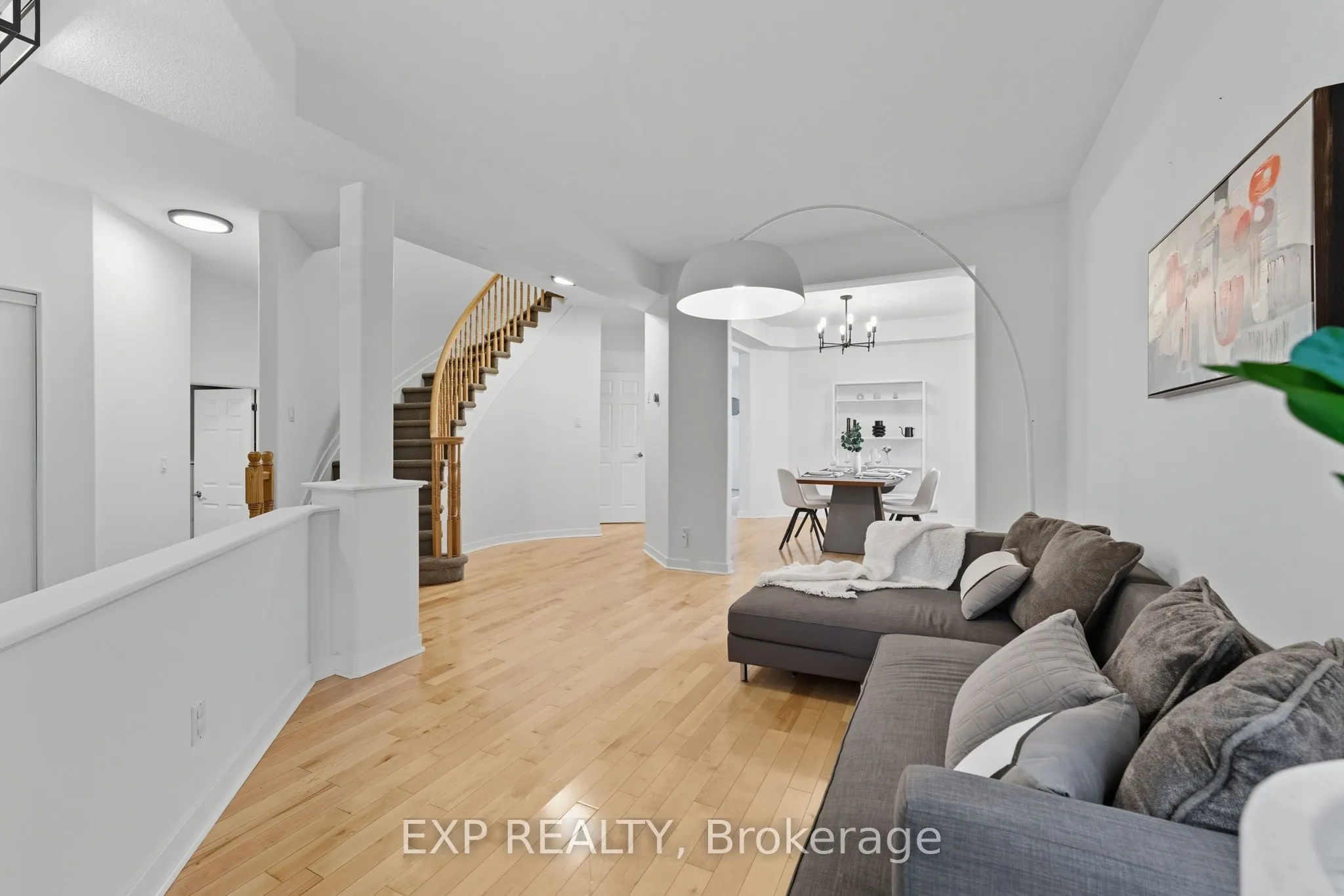 16 North Harrow Drive