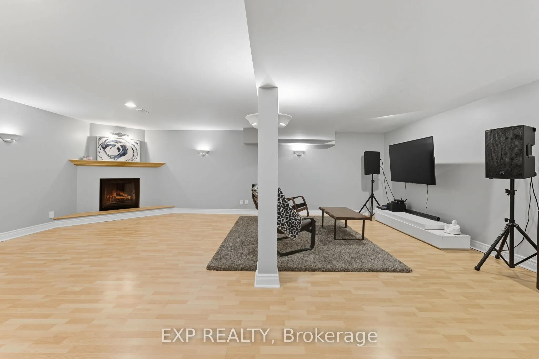 16 North Harrow Drive