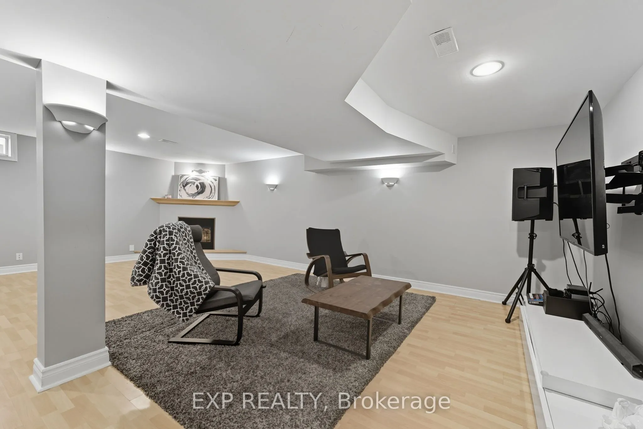 16 North Harrow Drive