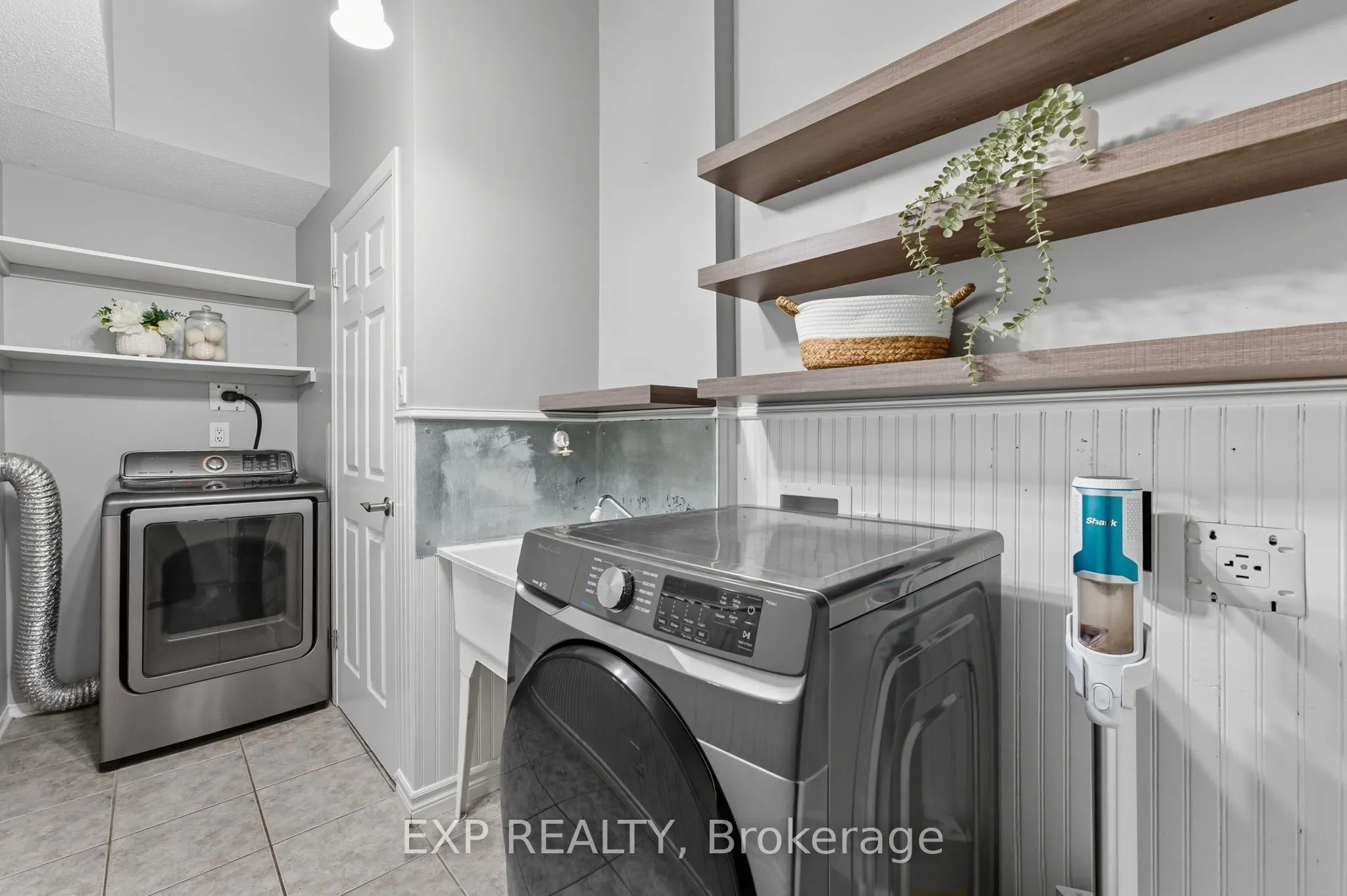 16 North Harrow Drive