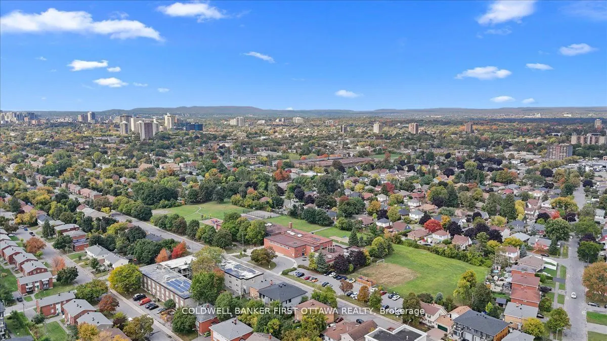 562 QUEEN MARY Street