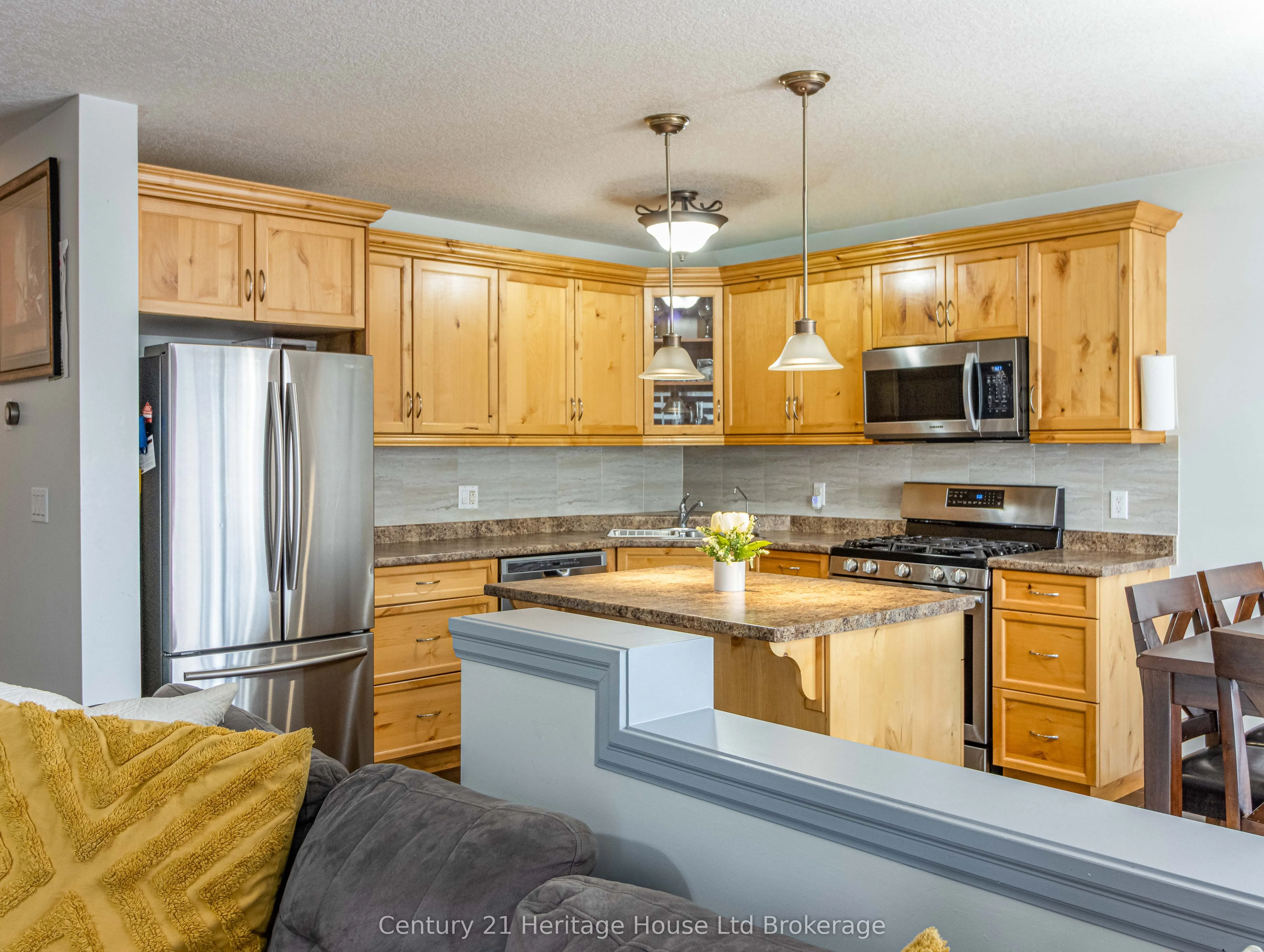 702 Frontenac Crescent