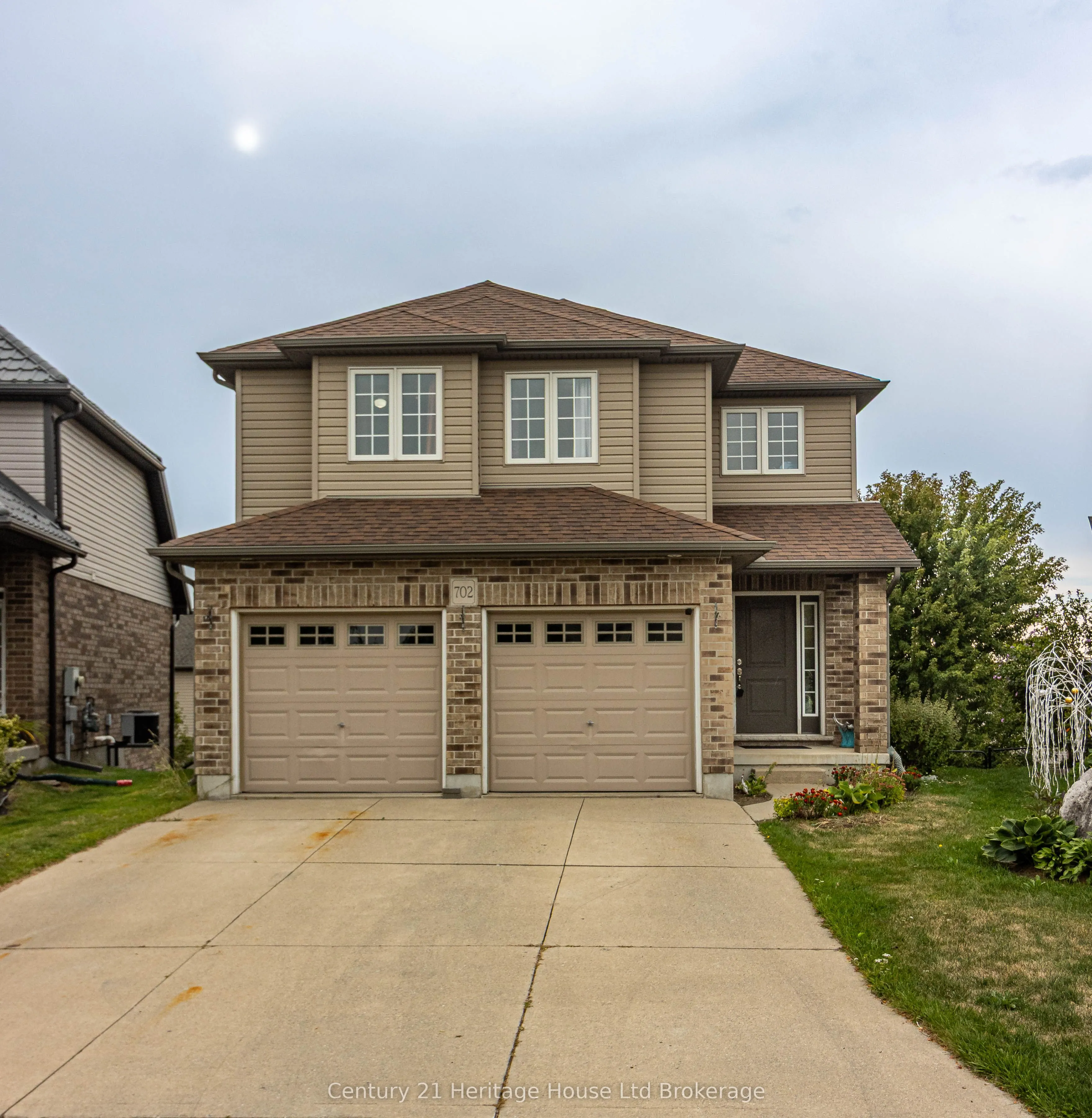 702 Frontenac Crescent