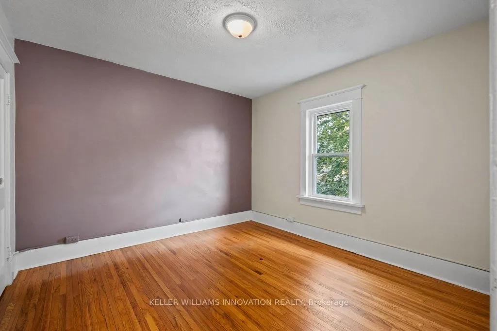 34 Stirling Avenue N