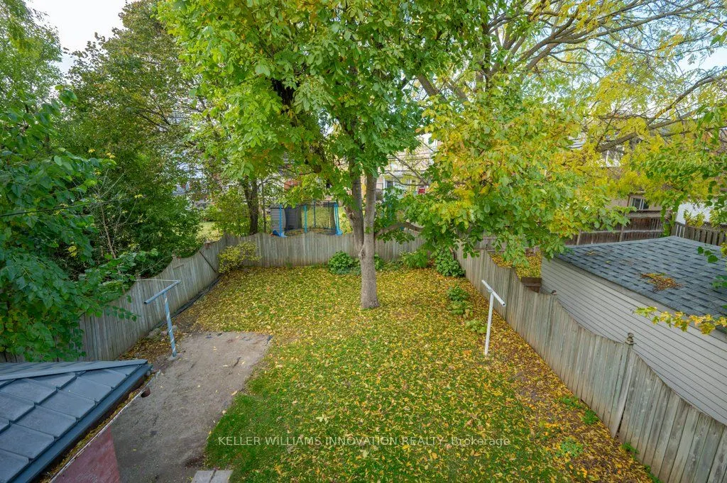 34 Stirling Avenue N