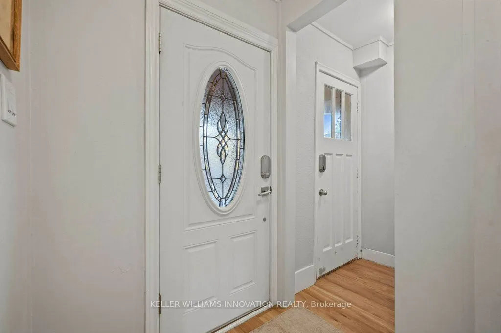 34 Stirling Avenue N