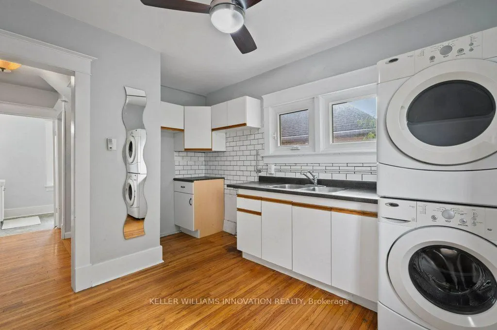 34 Stirling Avenue N