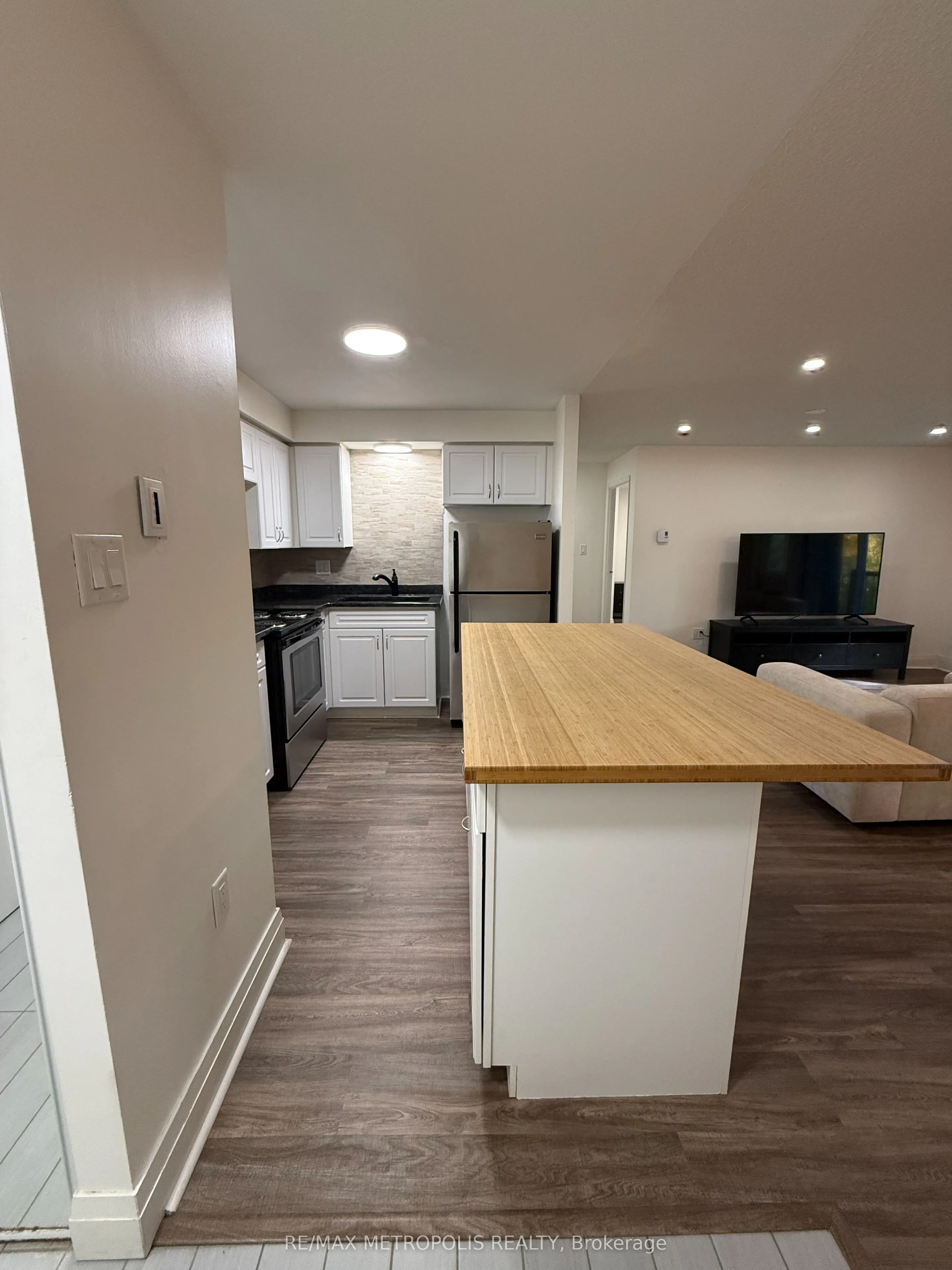 271 Eiwo Court, #201