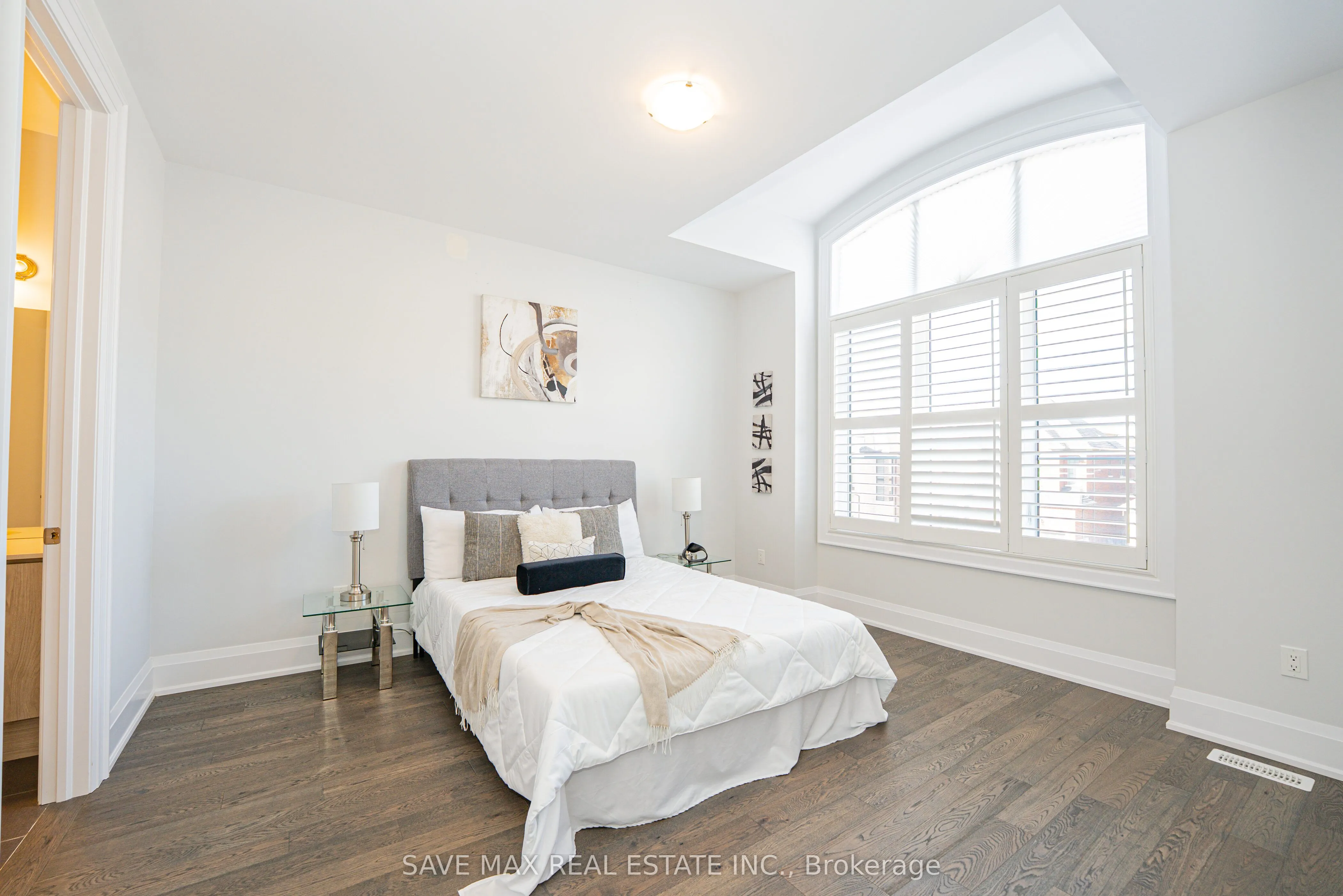 1250 UPPER THAMES Drive