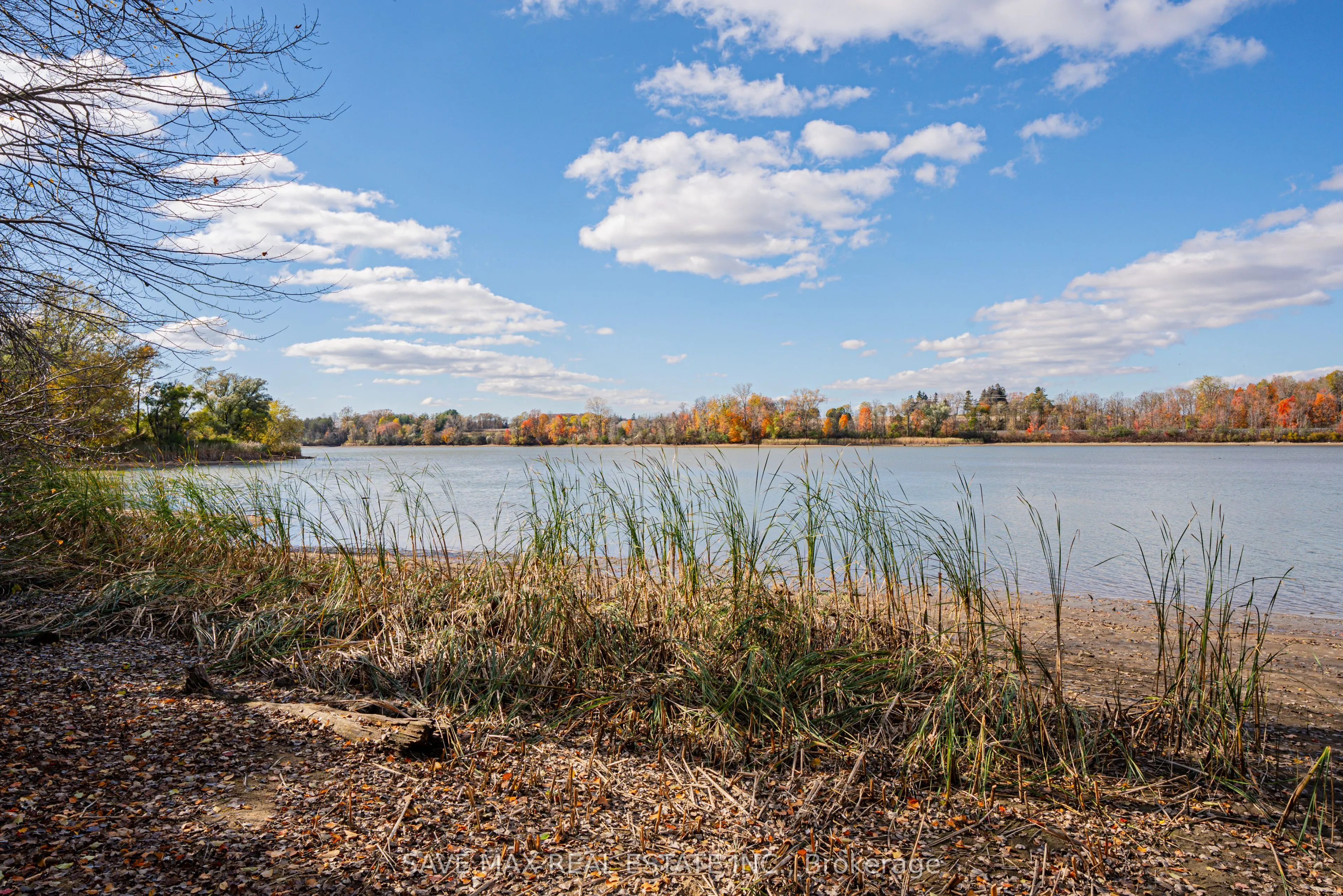 1250 UPPER THAMES Drive