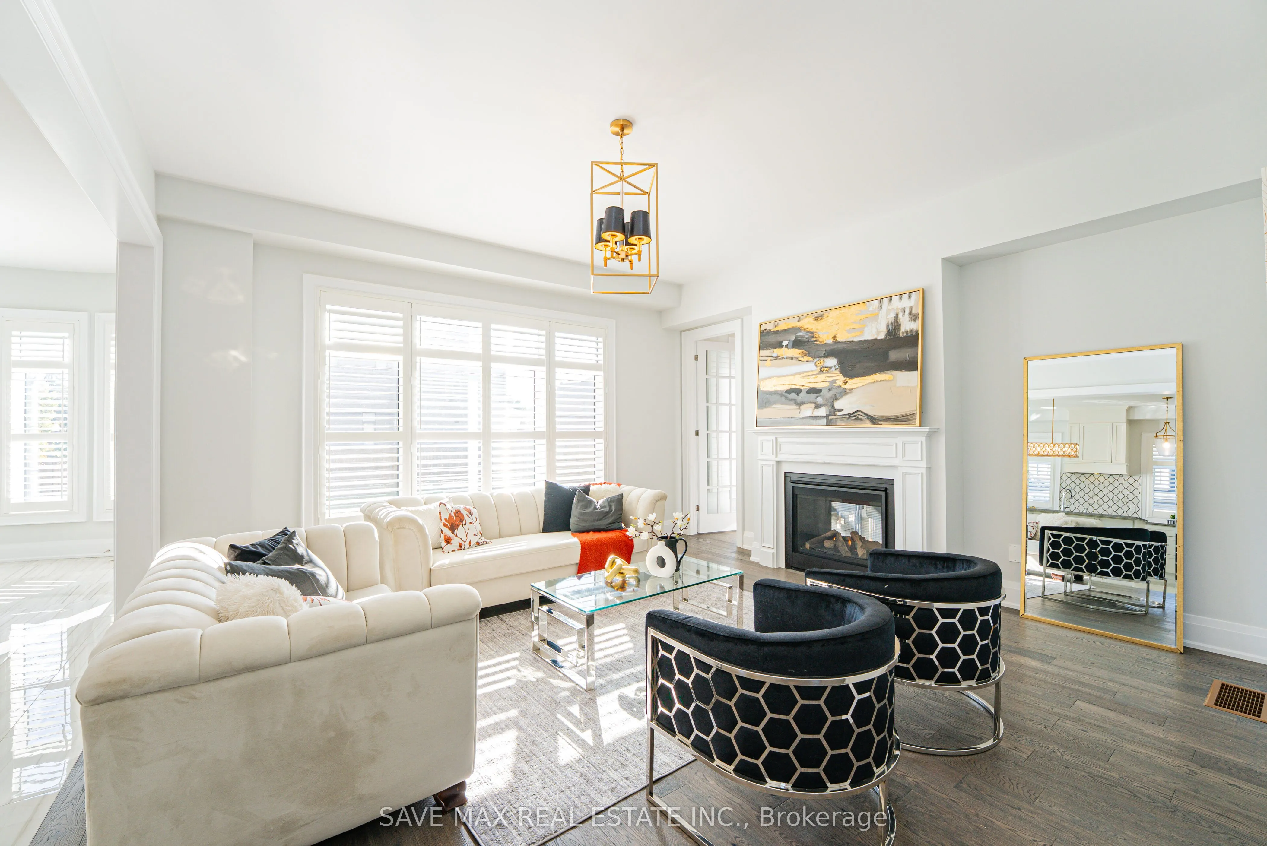 1250 UPPER THAMES Drive