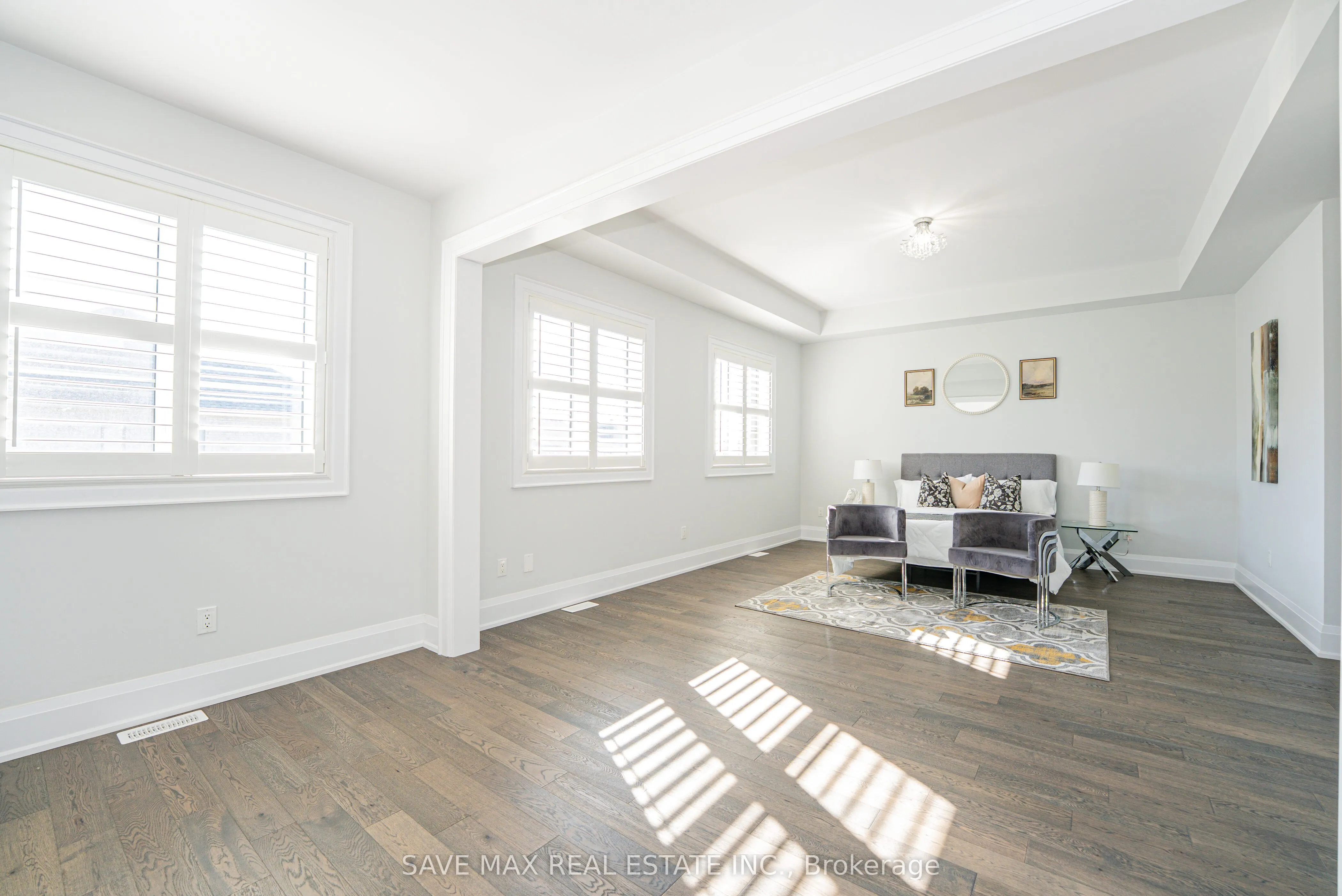 1250 UPPER THAMES Drive