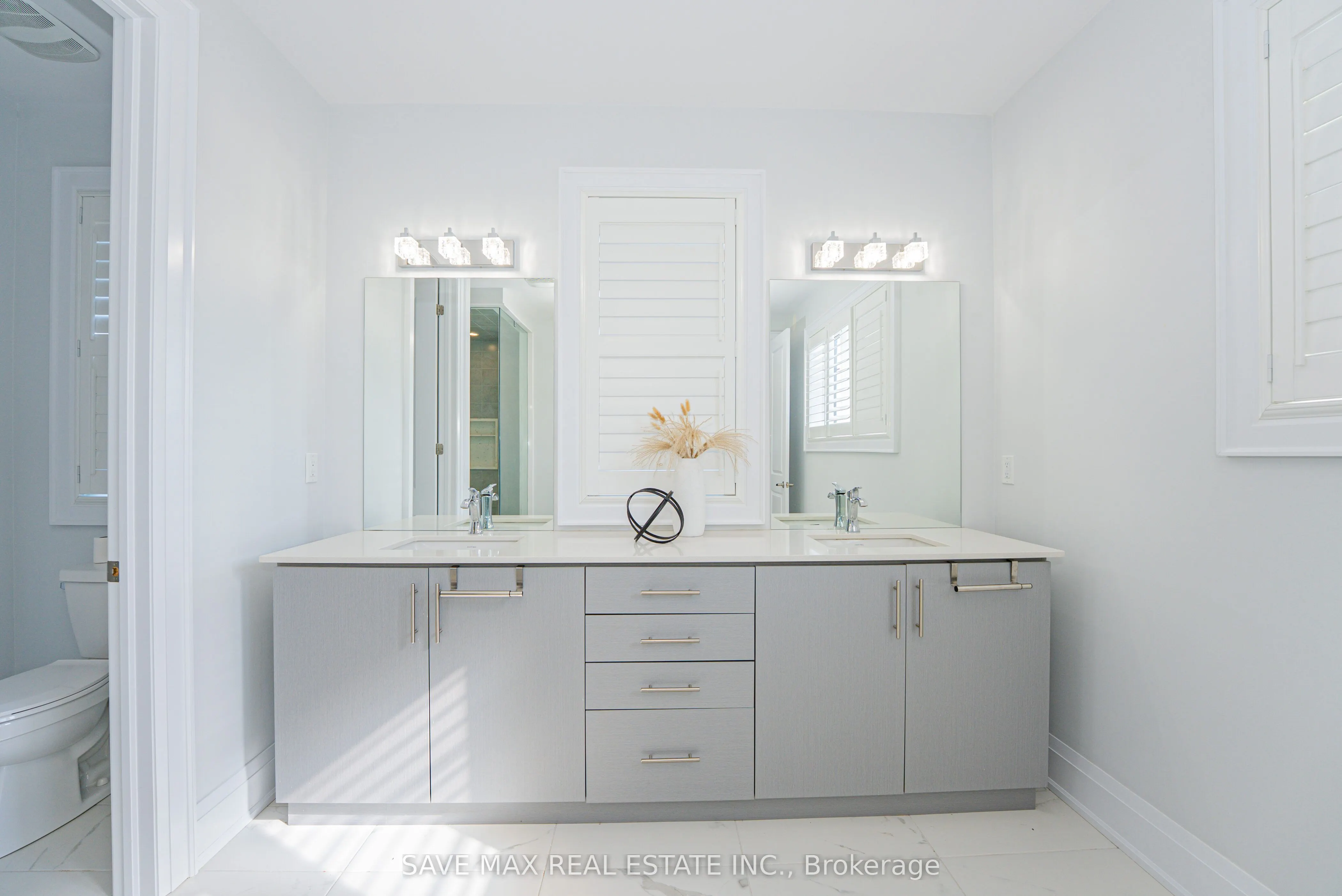 1250 UPPER THAMES Drive