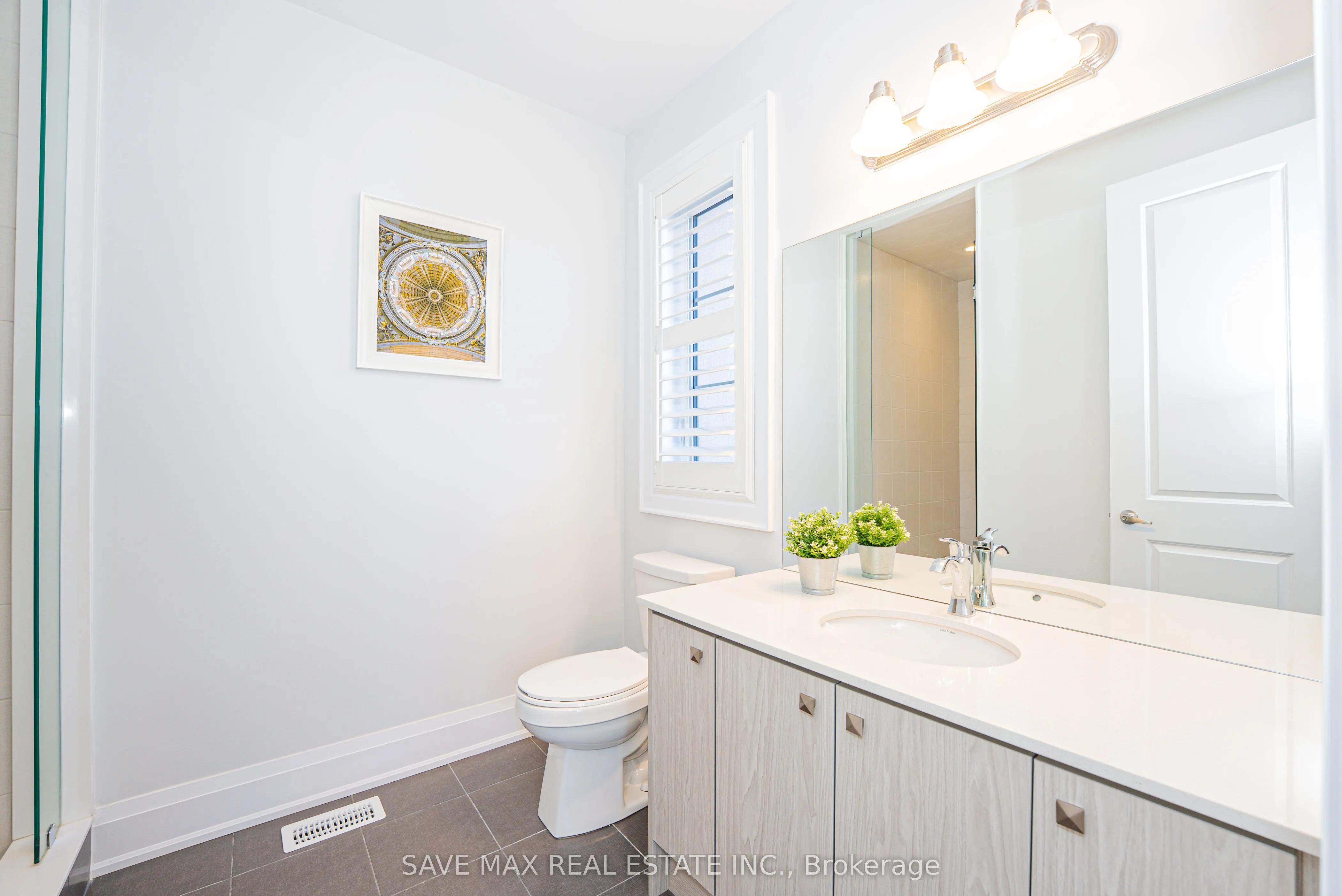 1250 UPPER THAMES Drive