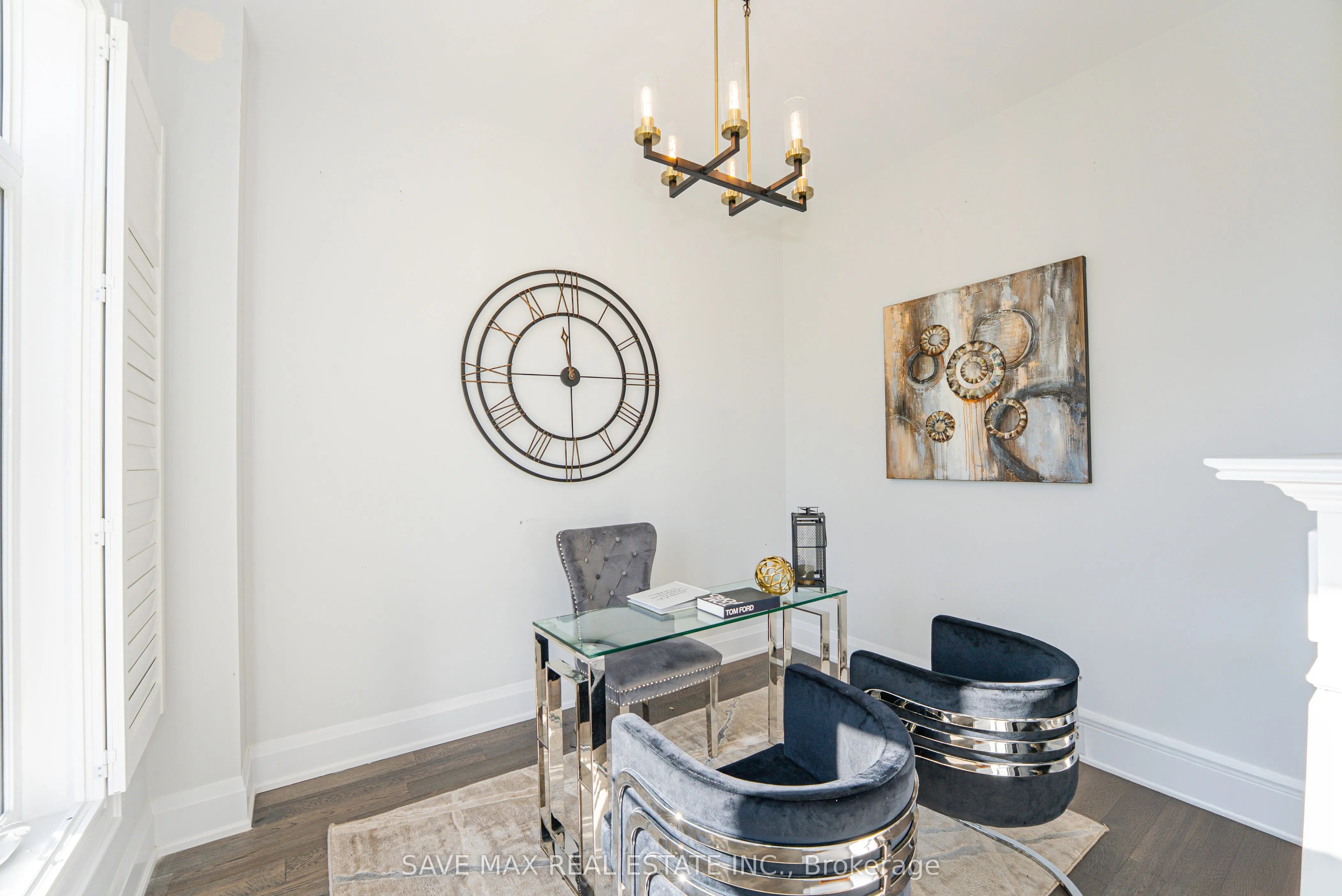 1250 UPPER THAMES Drive