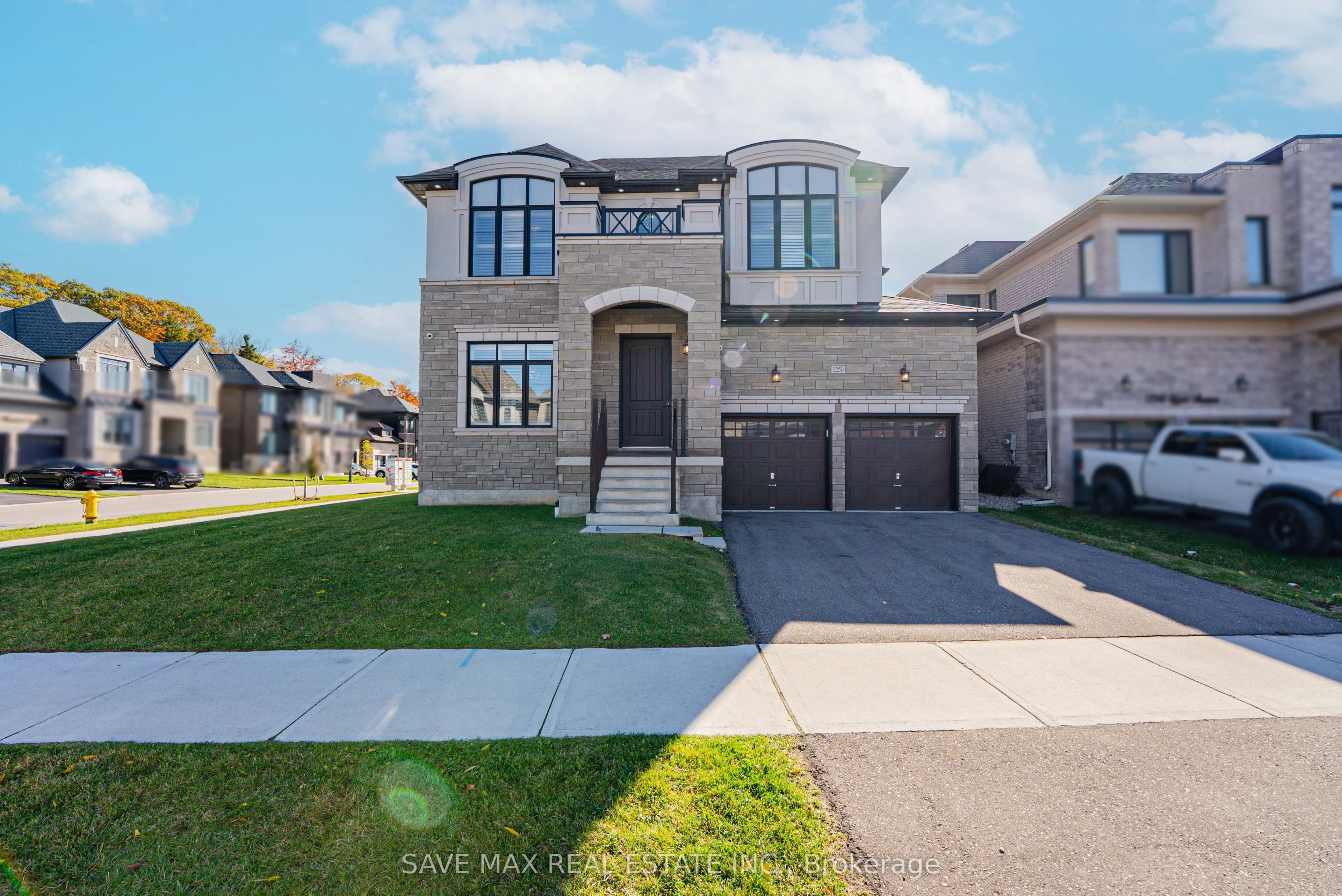 1250 UPPER THAMES Drive